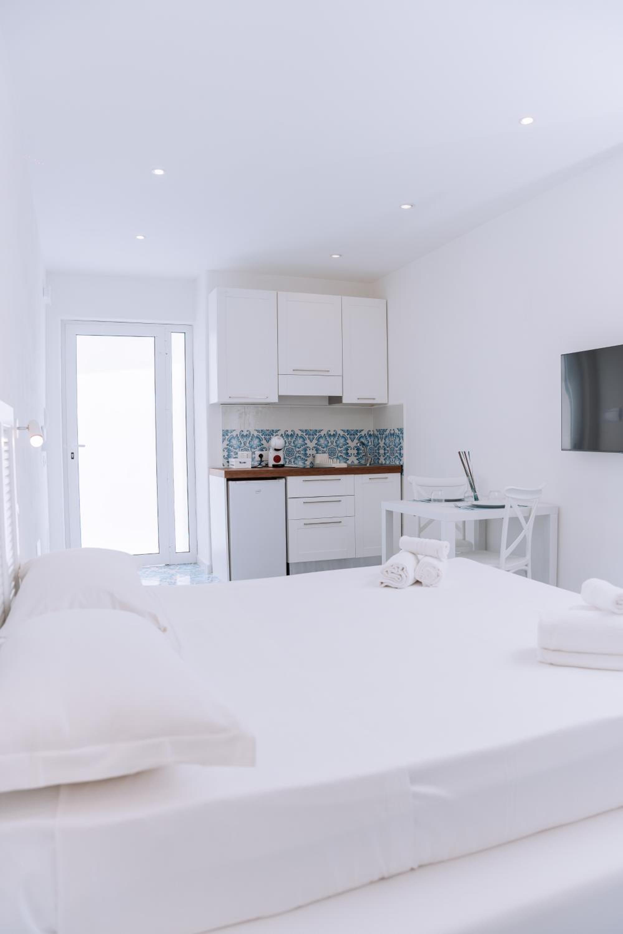 Omare Apartments