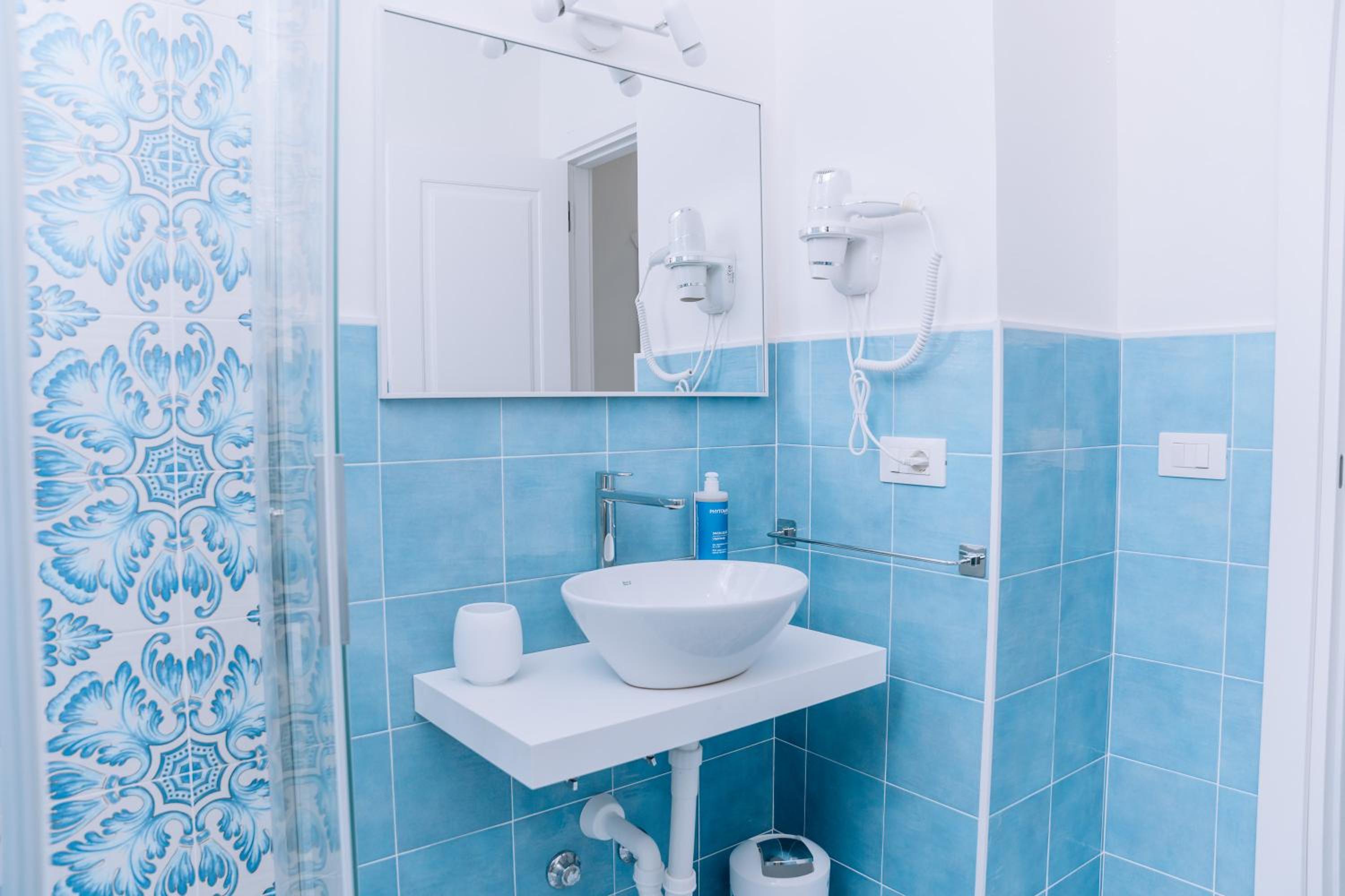 Omare Apartments