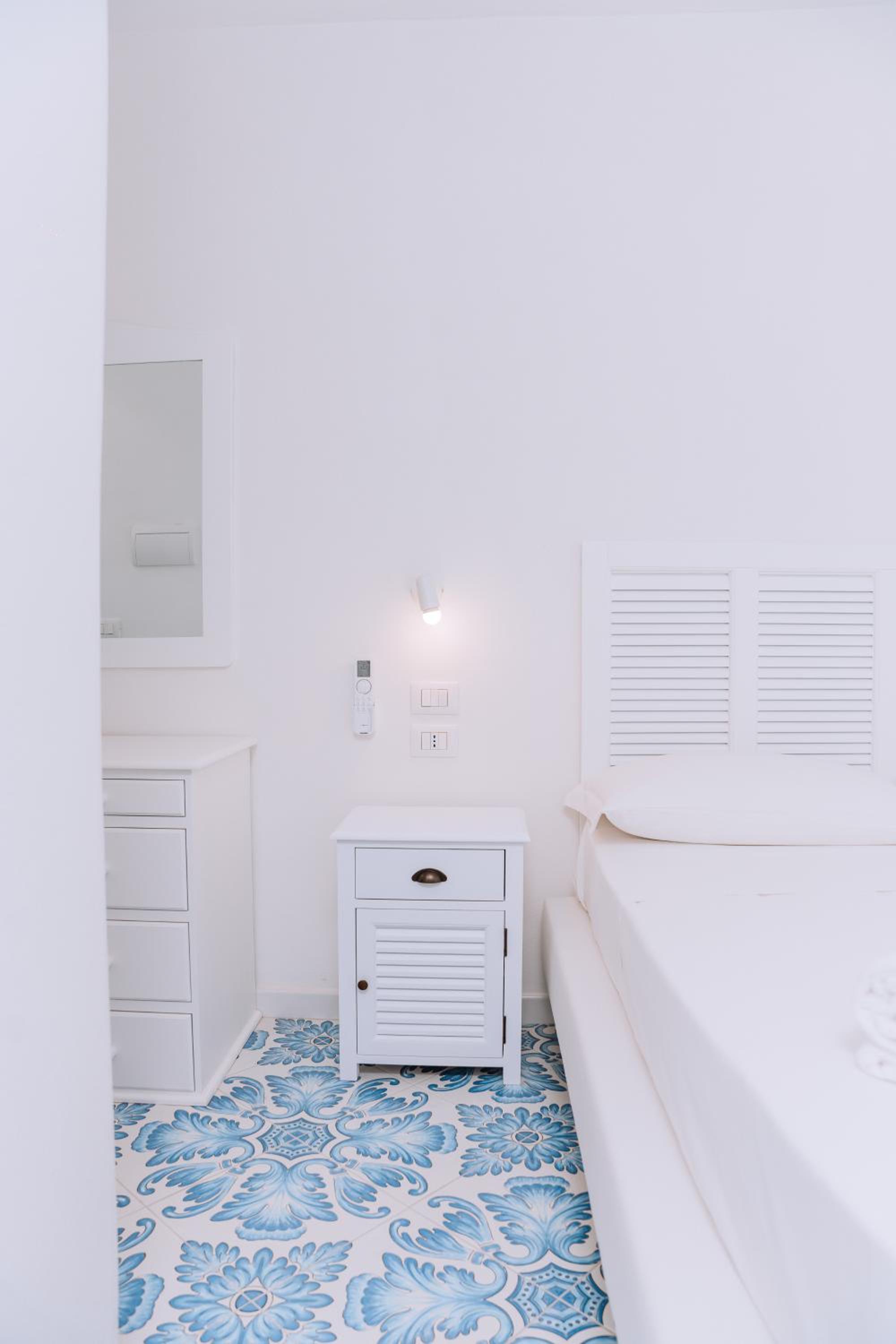 Omare Apartments