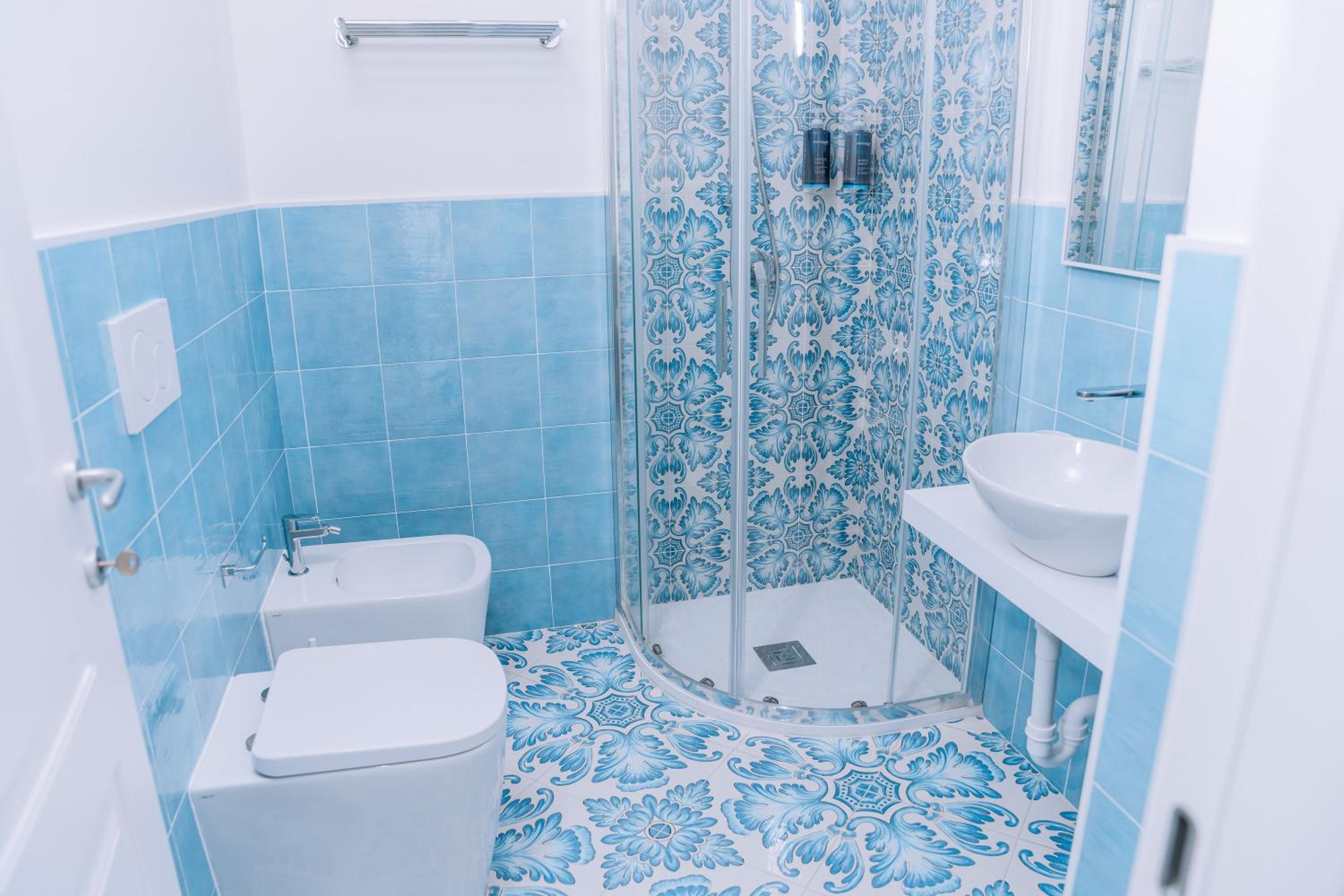 Omare Apartments