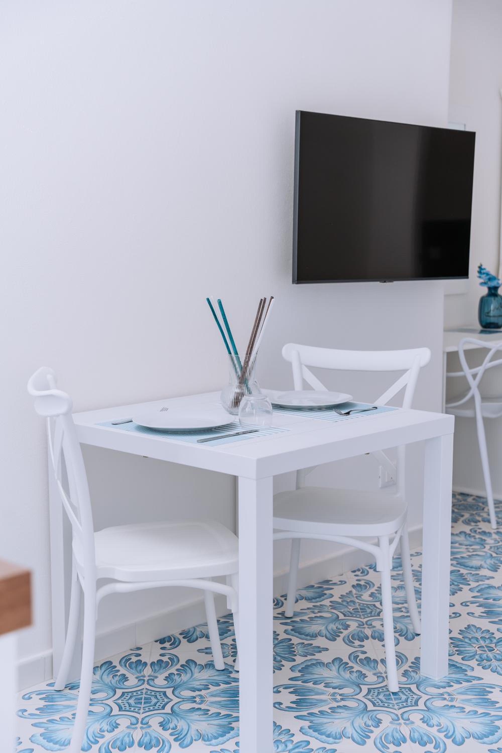 Omare Apartments