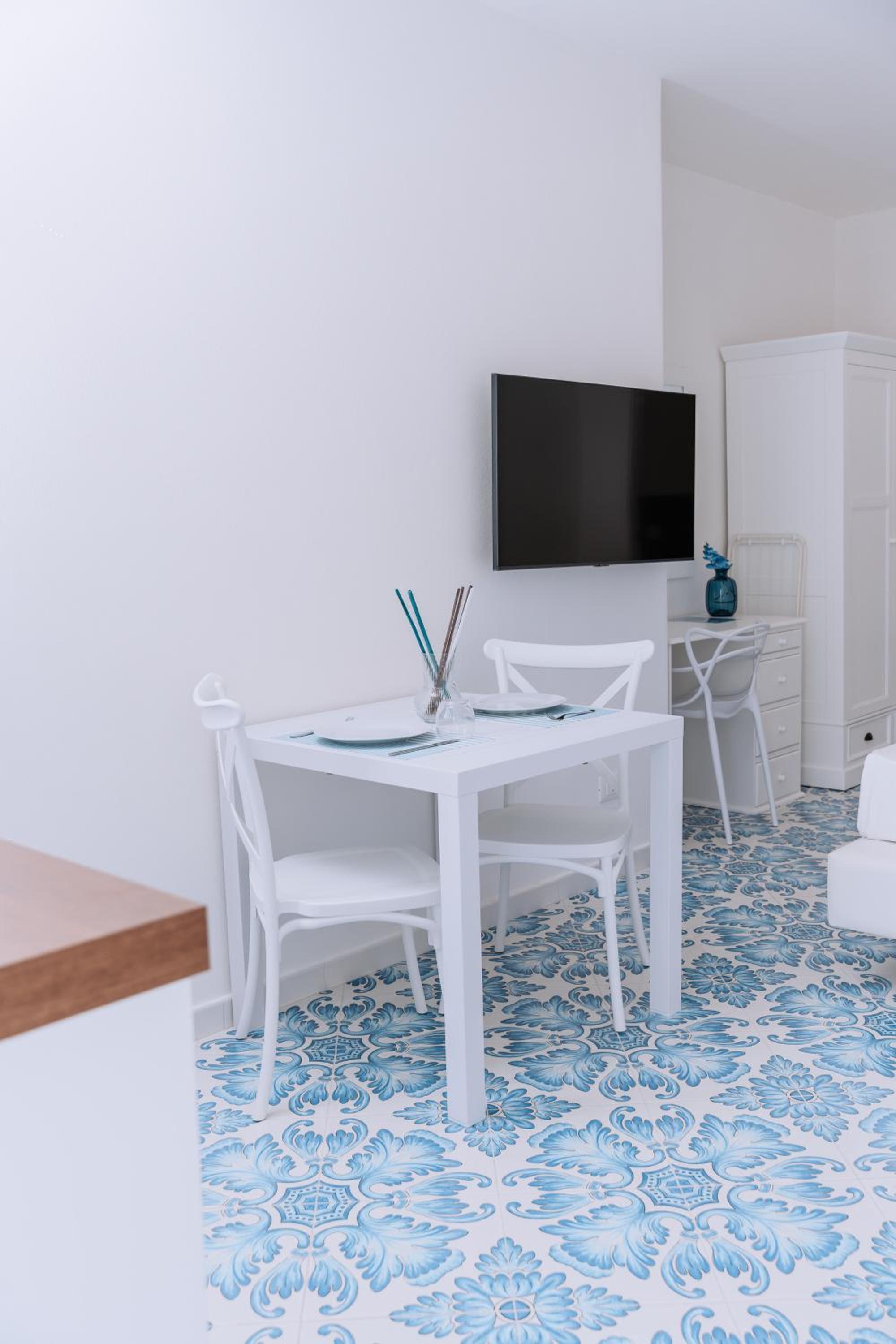 Omare Apartments