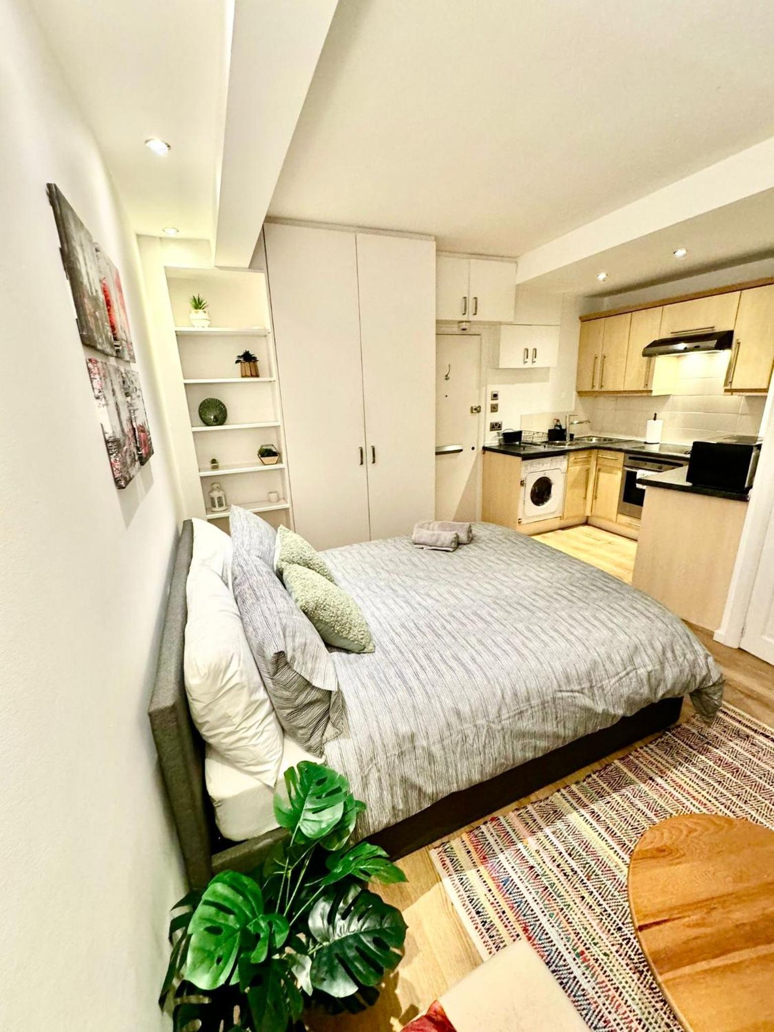 Charming Chelsea Studio, Harrods, Central London