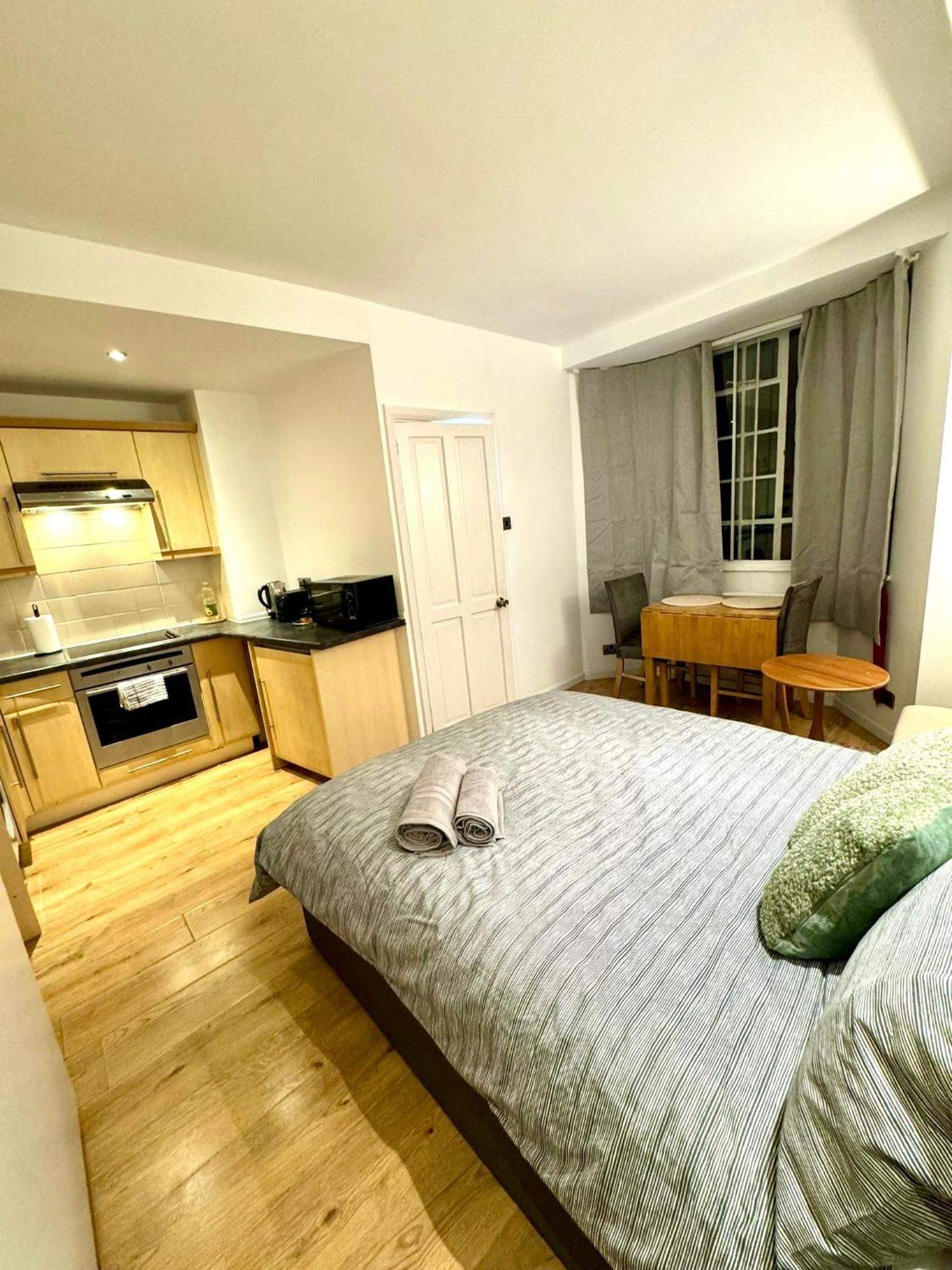 Charming Chelsea Studio, Harrods, Central London