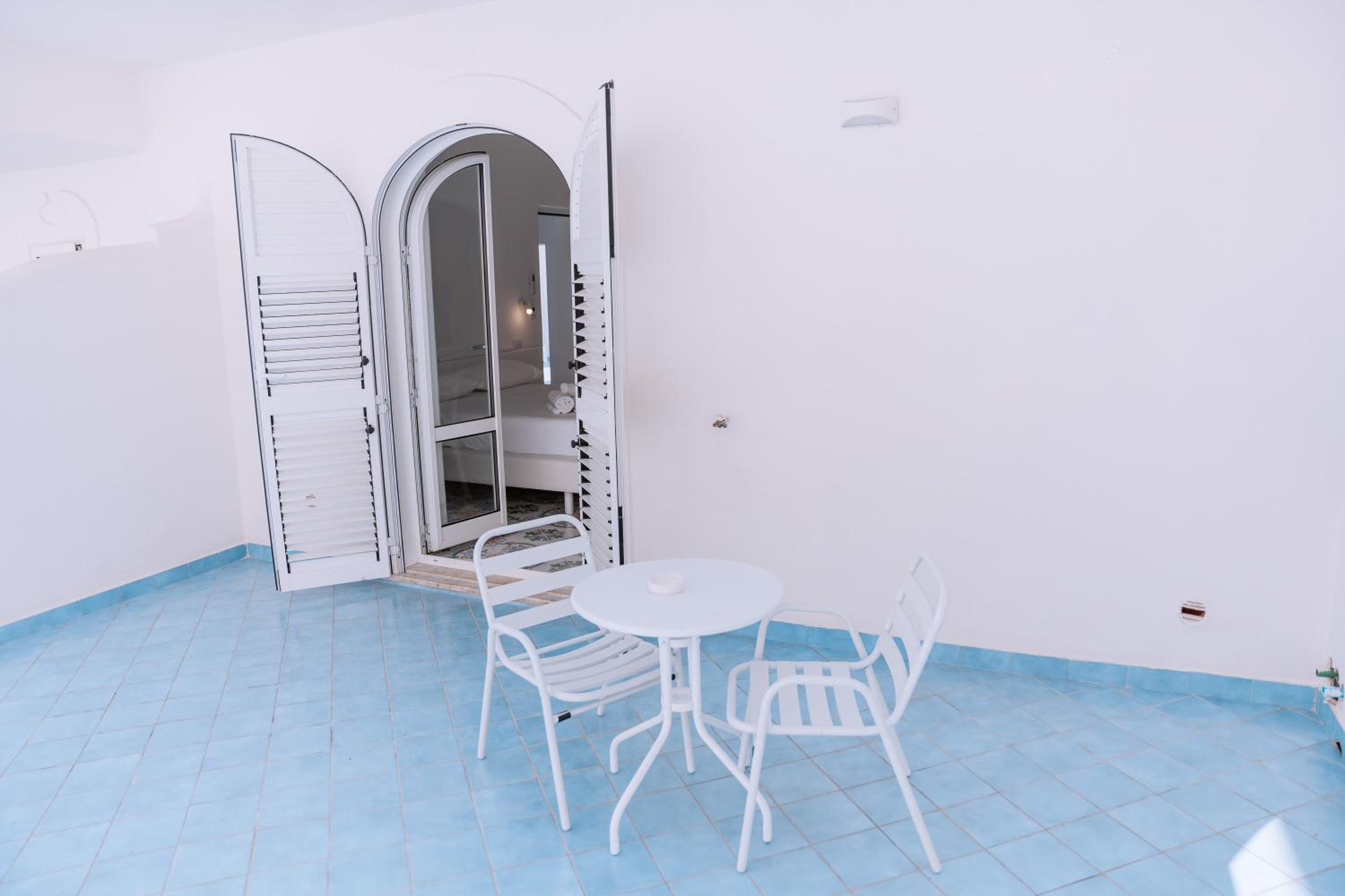 Omare Apartments