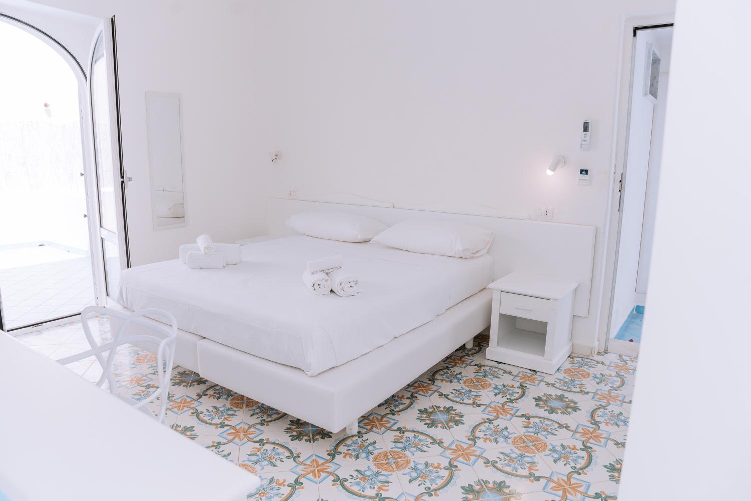 Omare Apartments
