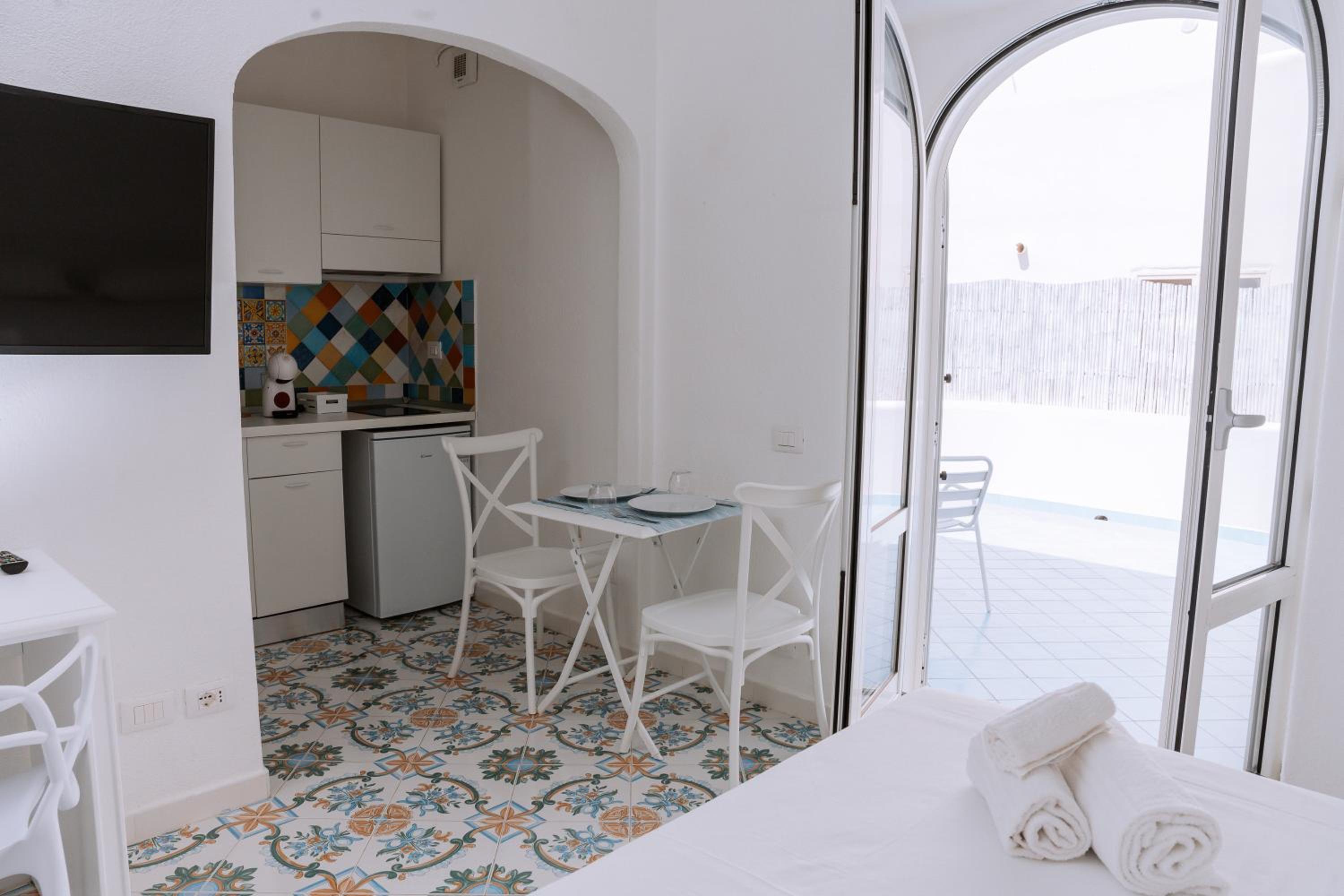 Omare Apartments