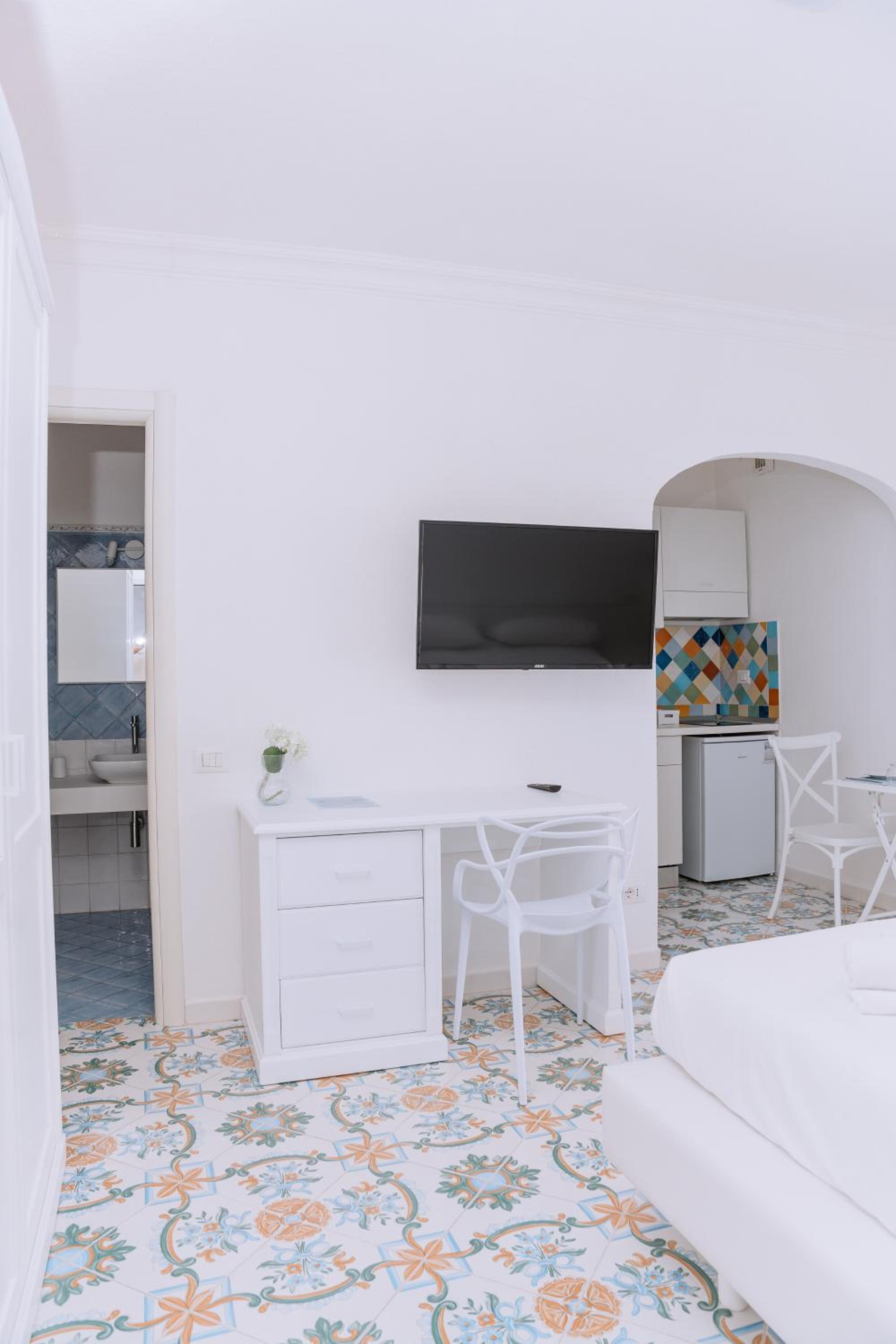 Omare Apartments