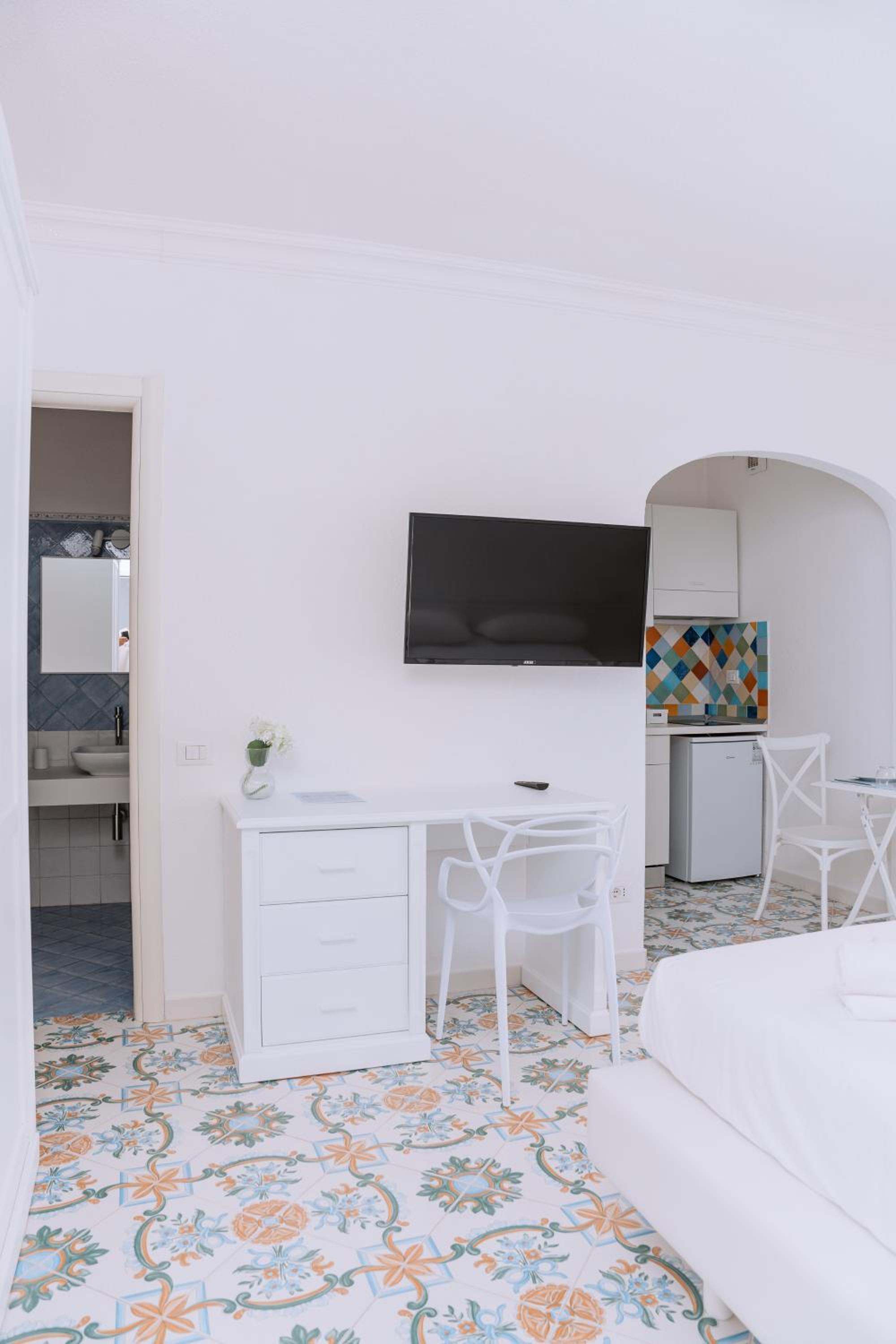Omare Apartments