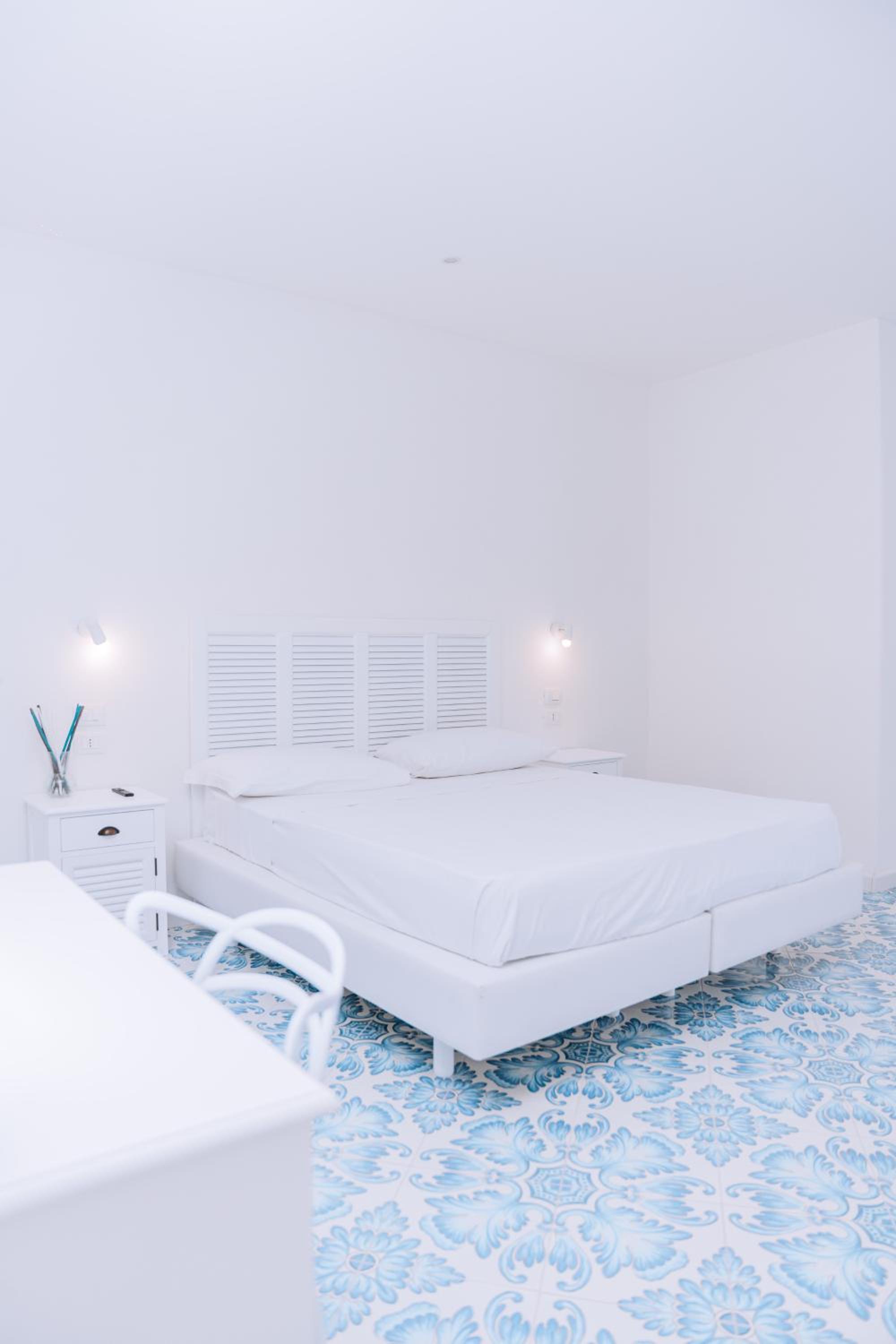 Omare Apartments