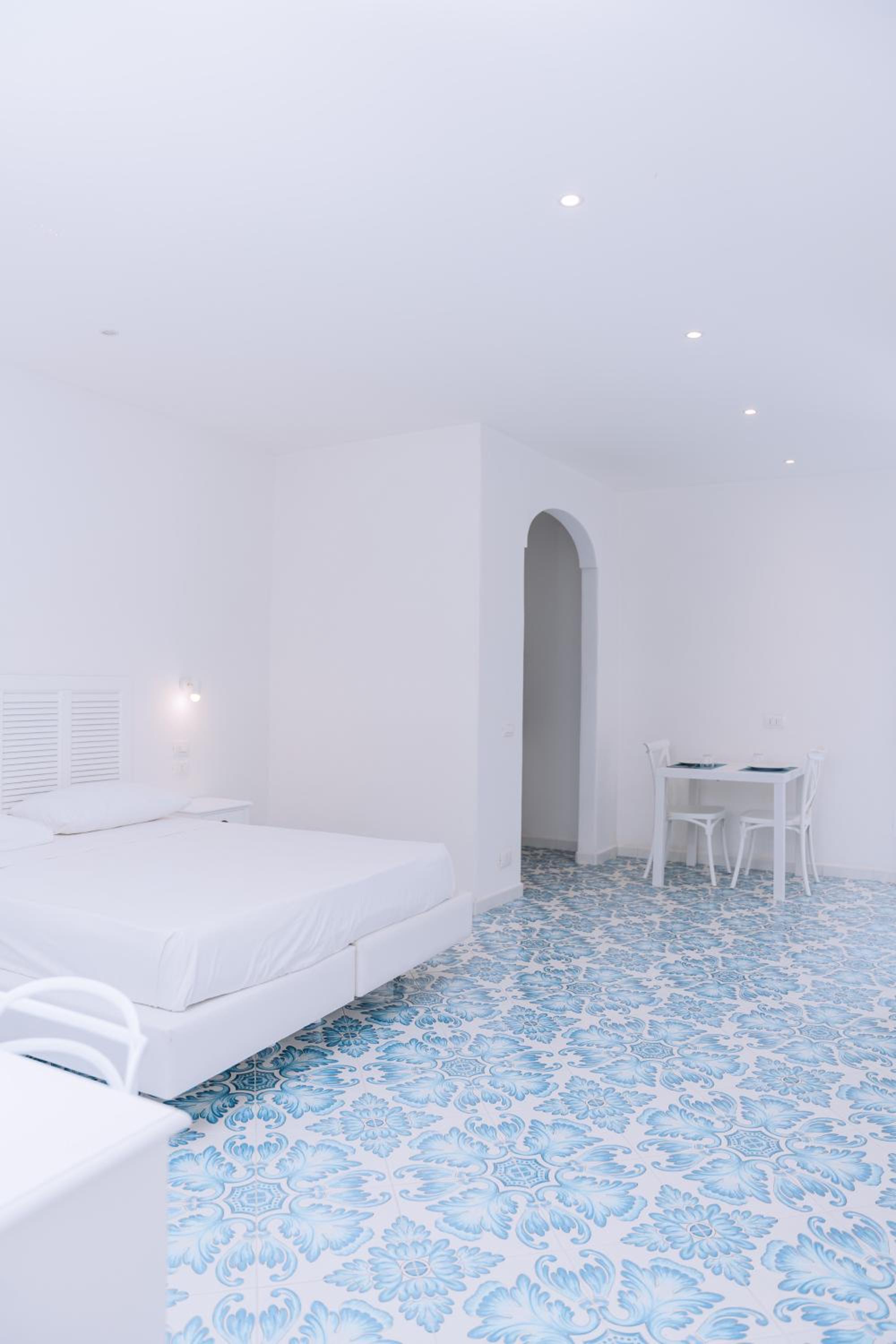 Omare Apartments