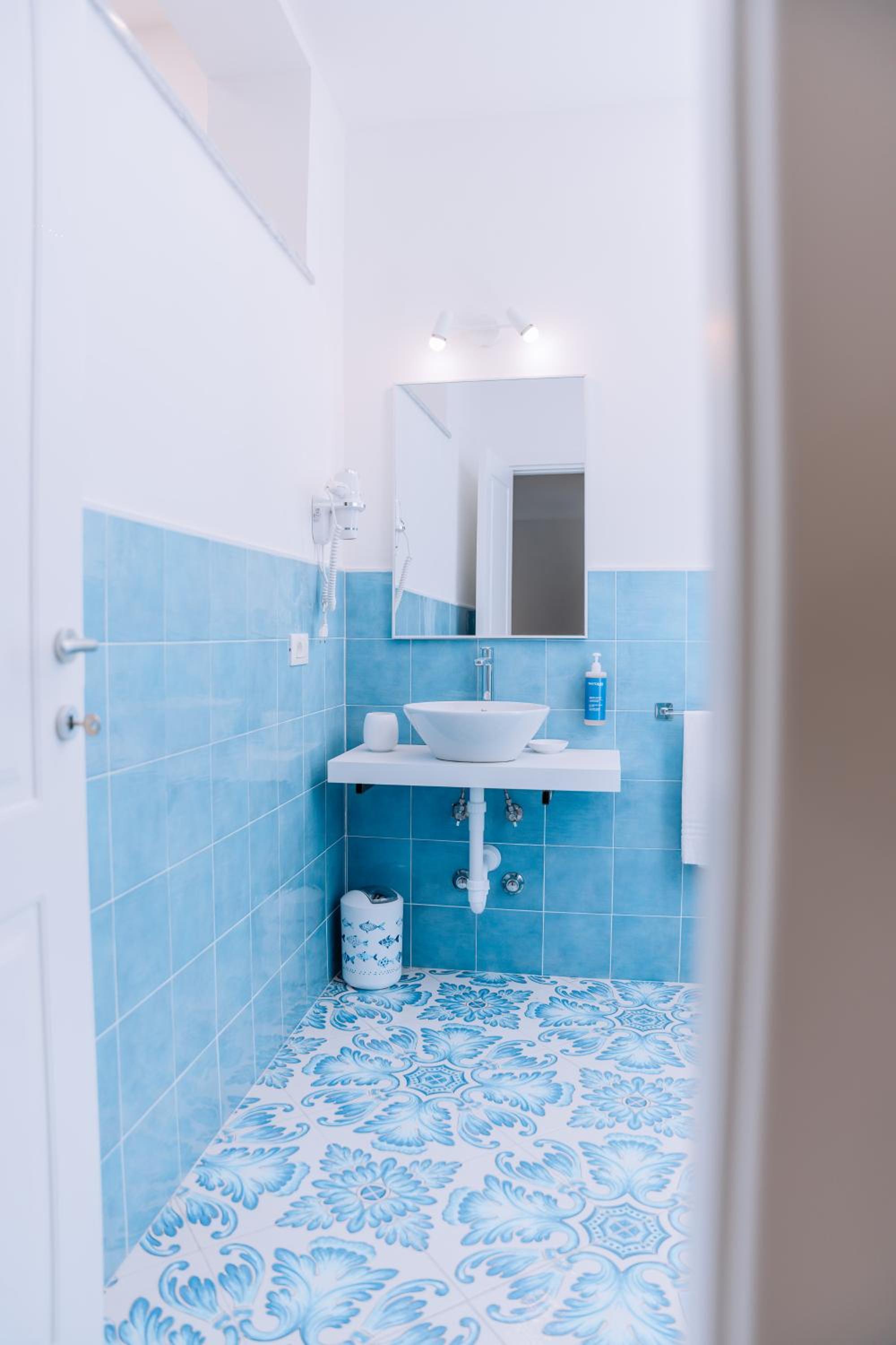 Omare Apartments