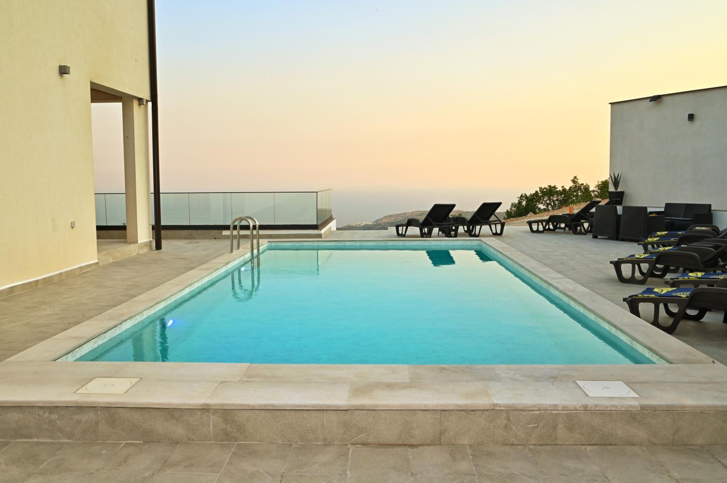 Villa Panorama - Private heated pool and jacuzzi with ocean view