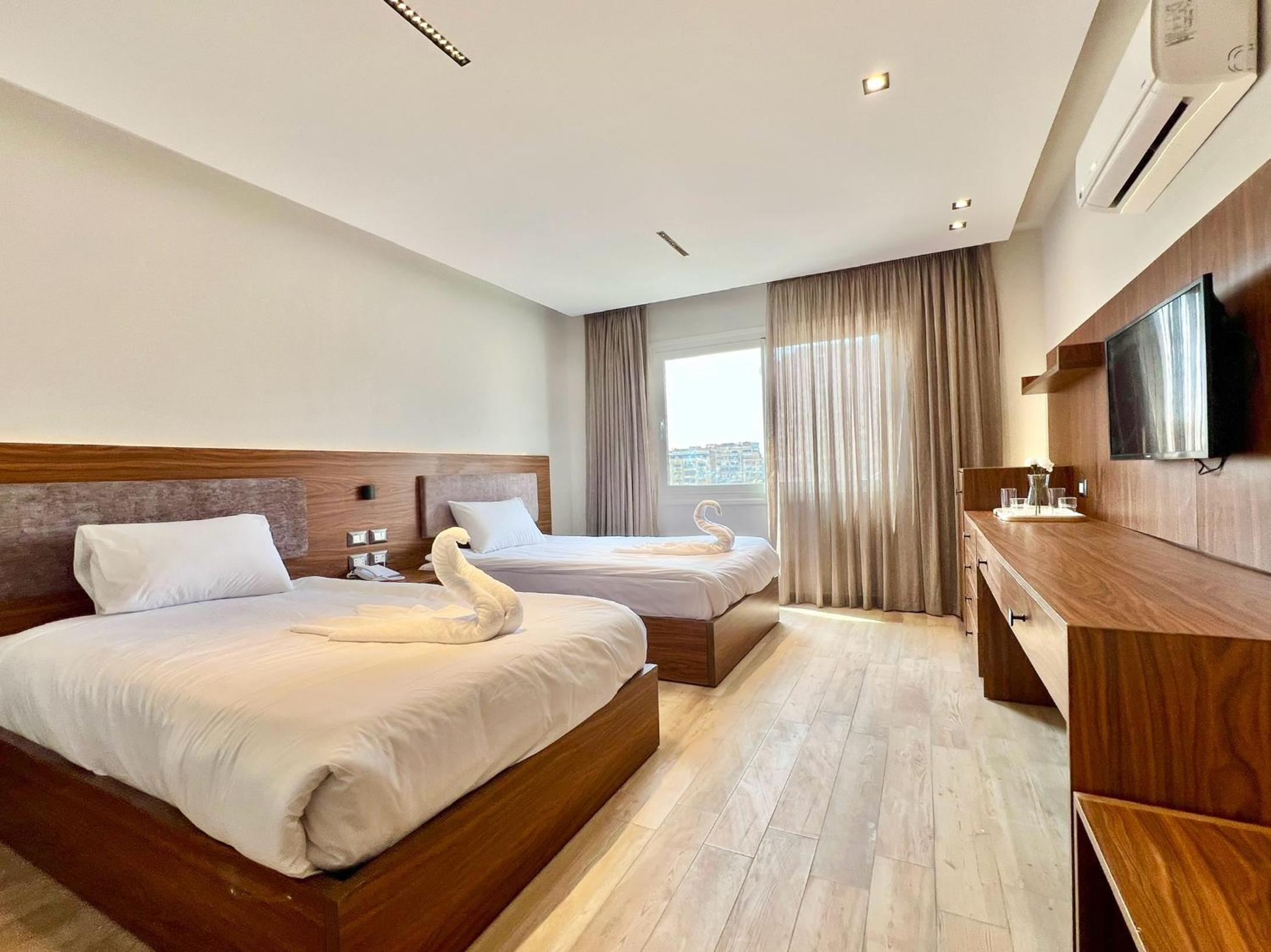 Alpha Pyramids Hotel