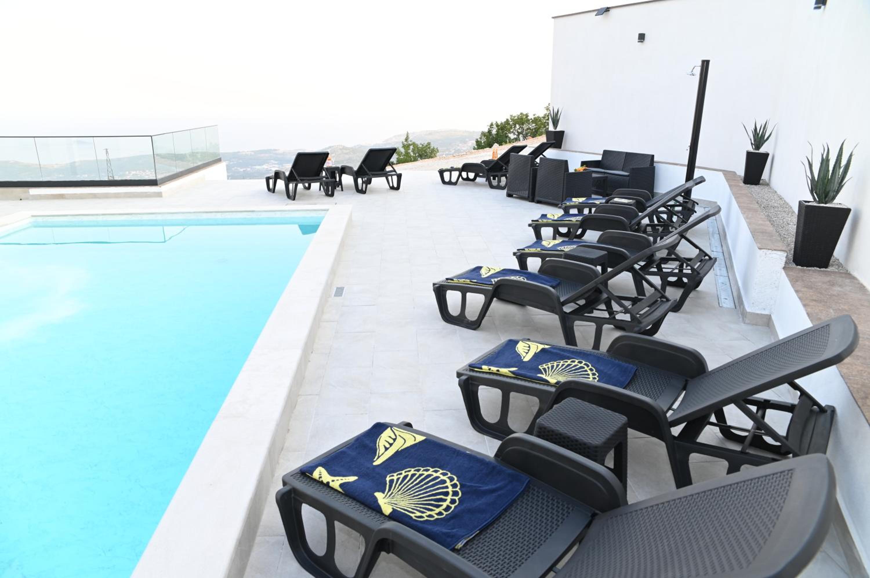 Villa Panorama - Private heated pool and jacuzzi with ocean view