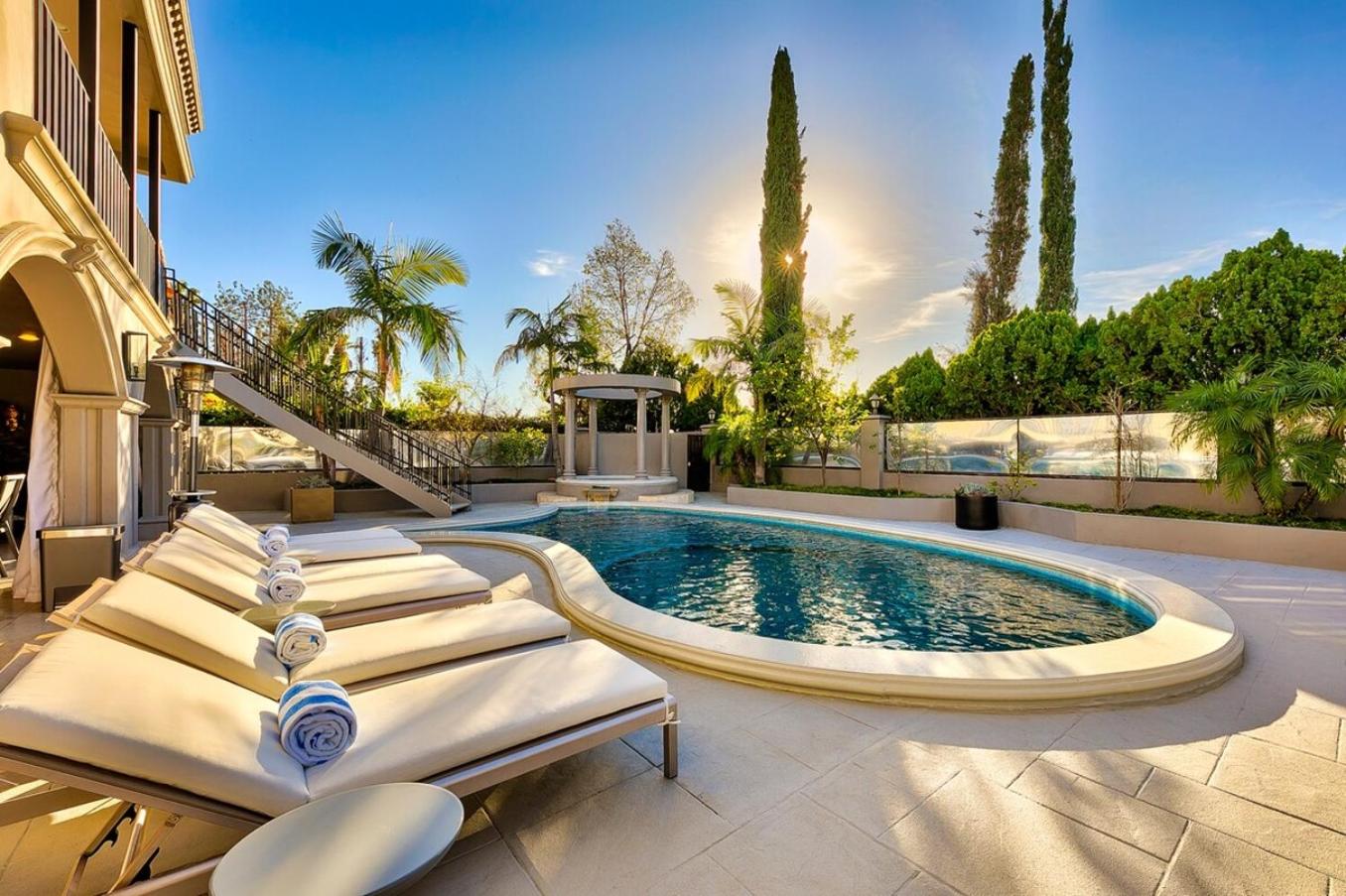 Olympia Luxe Estate