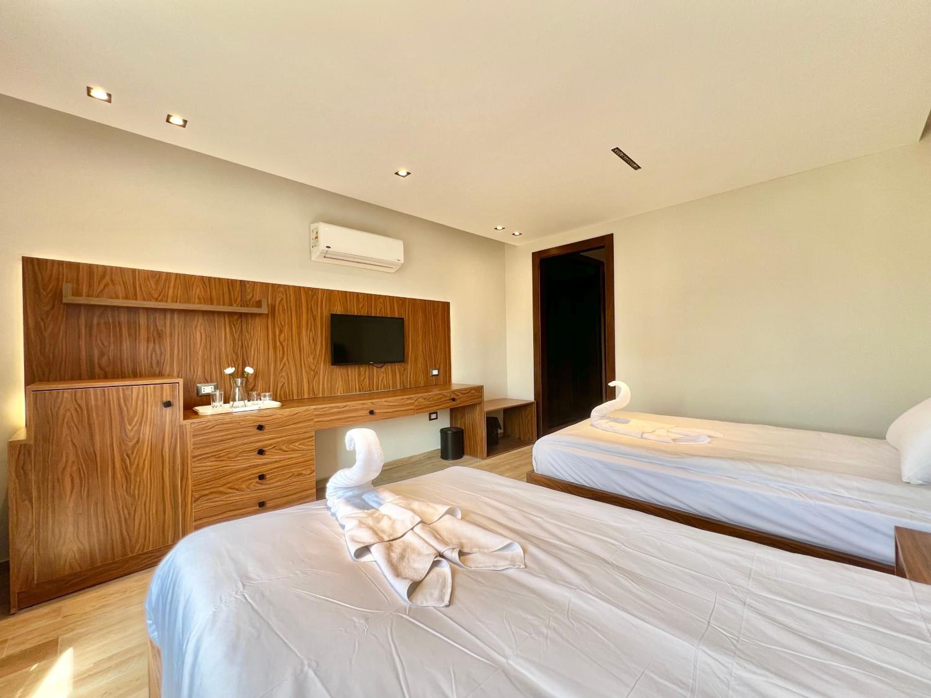 Alpha Pyramids Hotel