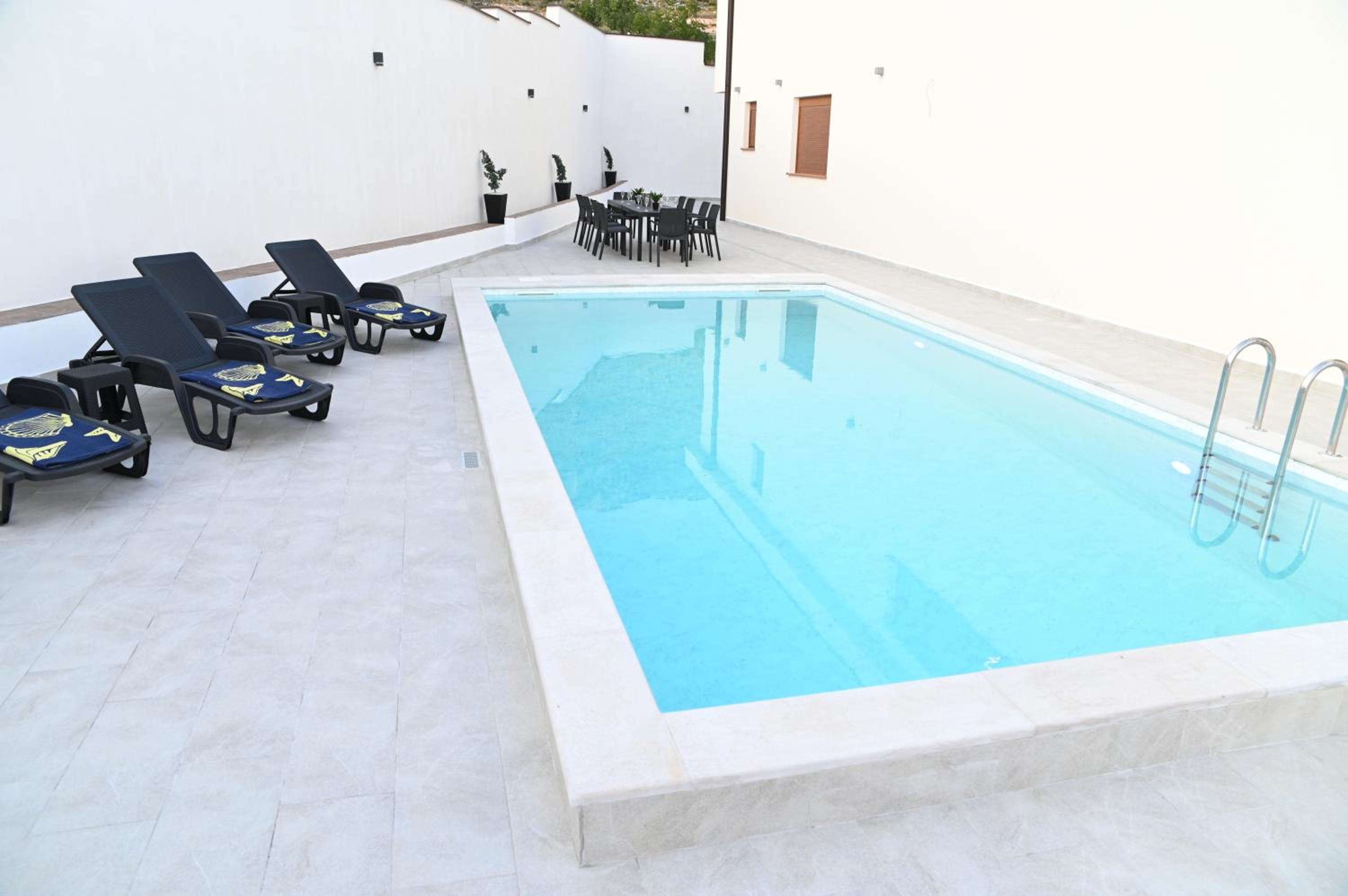 Villa Panorama - Private heated pool and jacuzzi with ocean view
