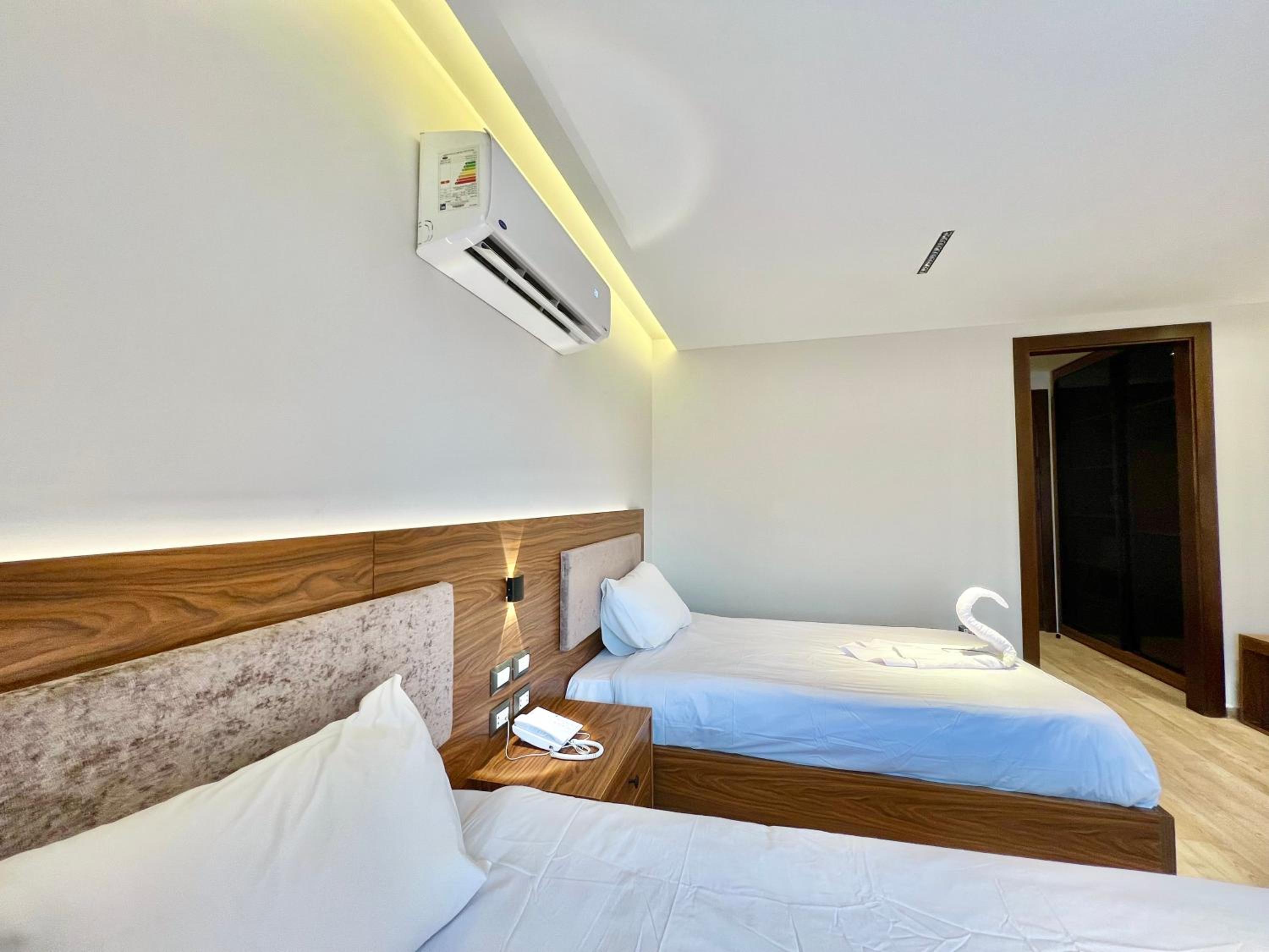 Alpha Pyramids Hotel