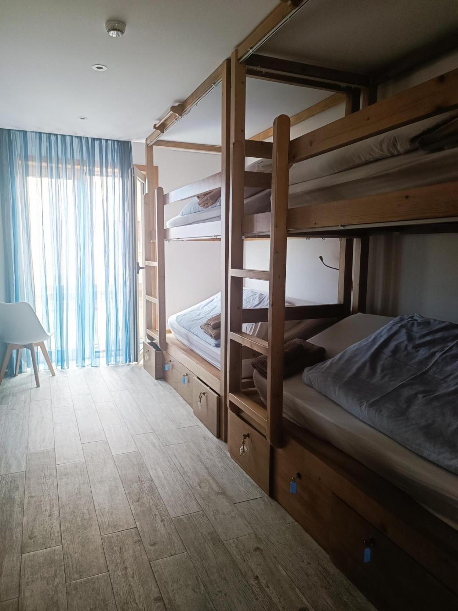 Cachinnans Hostel & Apartments view 2