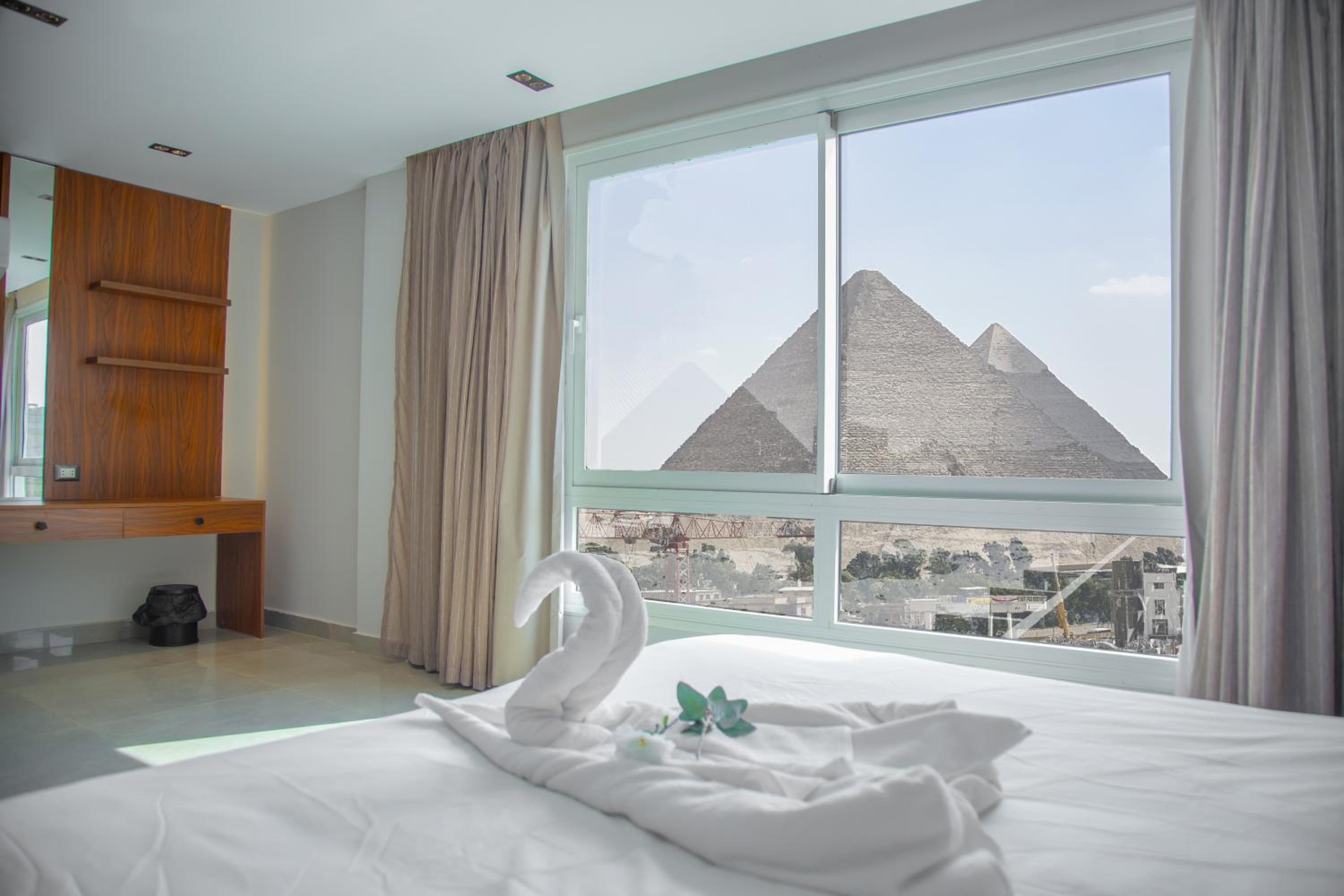 Hotel Alpha Pyramids Hotel - Image 1