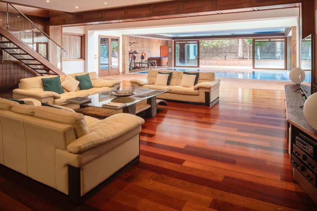 lounge