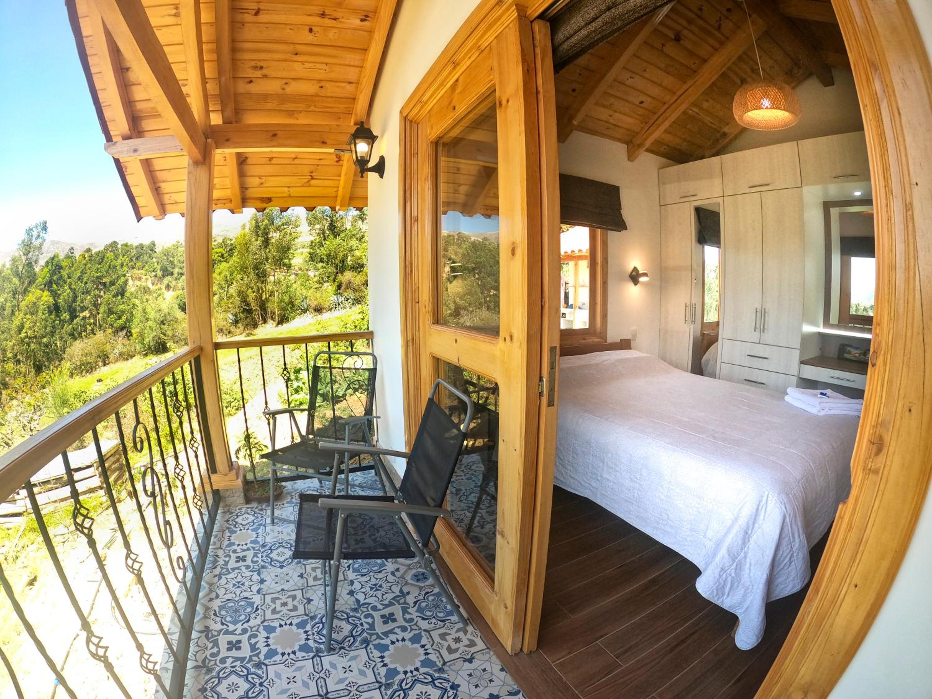 Cabaña de madera en las montañas - a 30 minutos de la ciudad - Villa Hospedajes view 3
