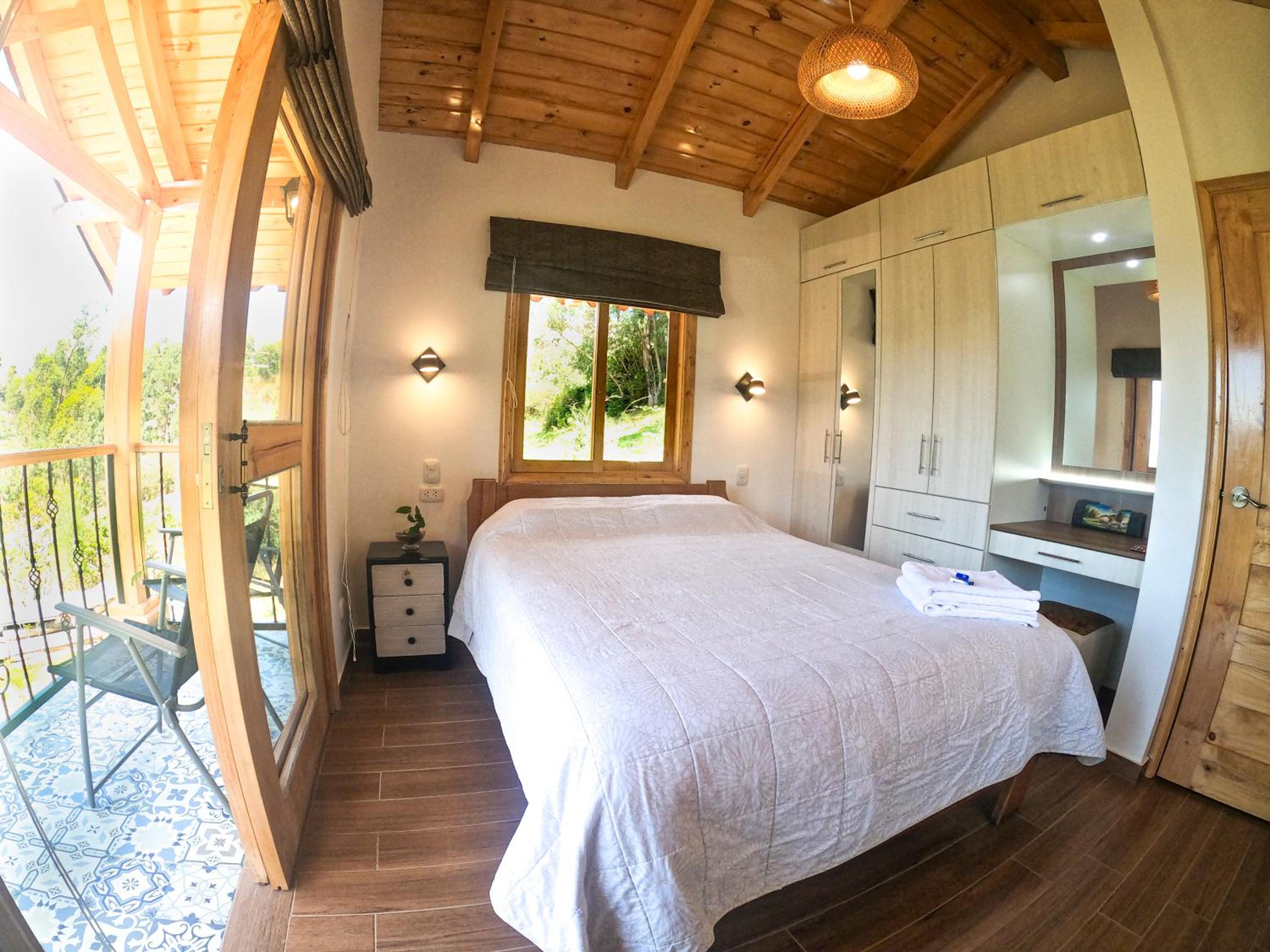 Cabaña de madera en las montañas - a 30 minutos de la ciudad - Villa Hospedajes view 2