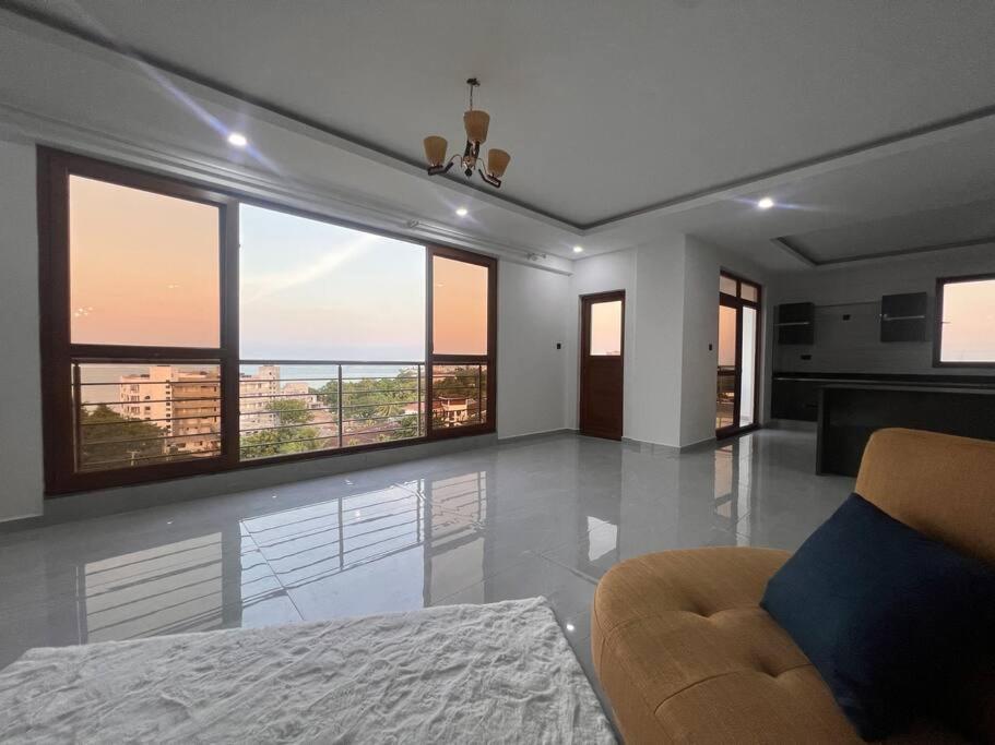 Penthouse Livin- Stunning Lux Design & Ocean Views view 2