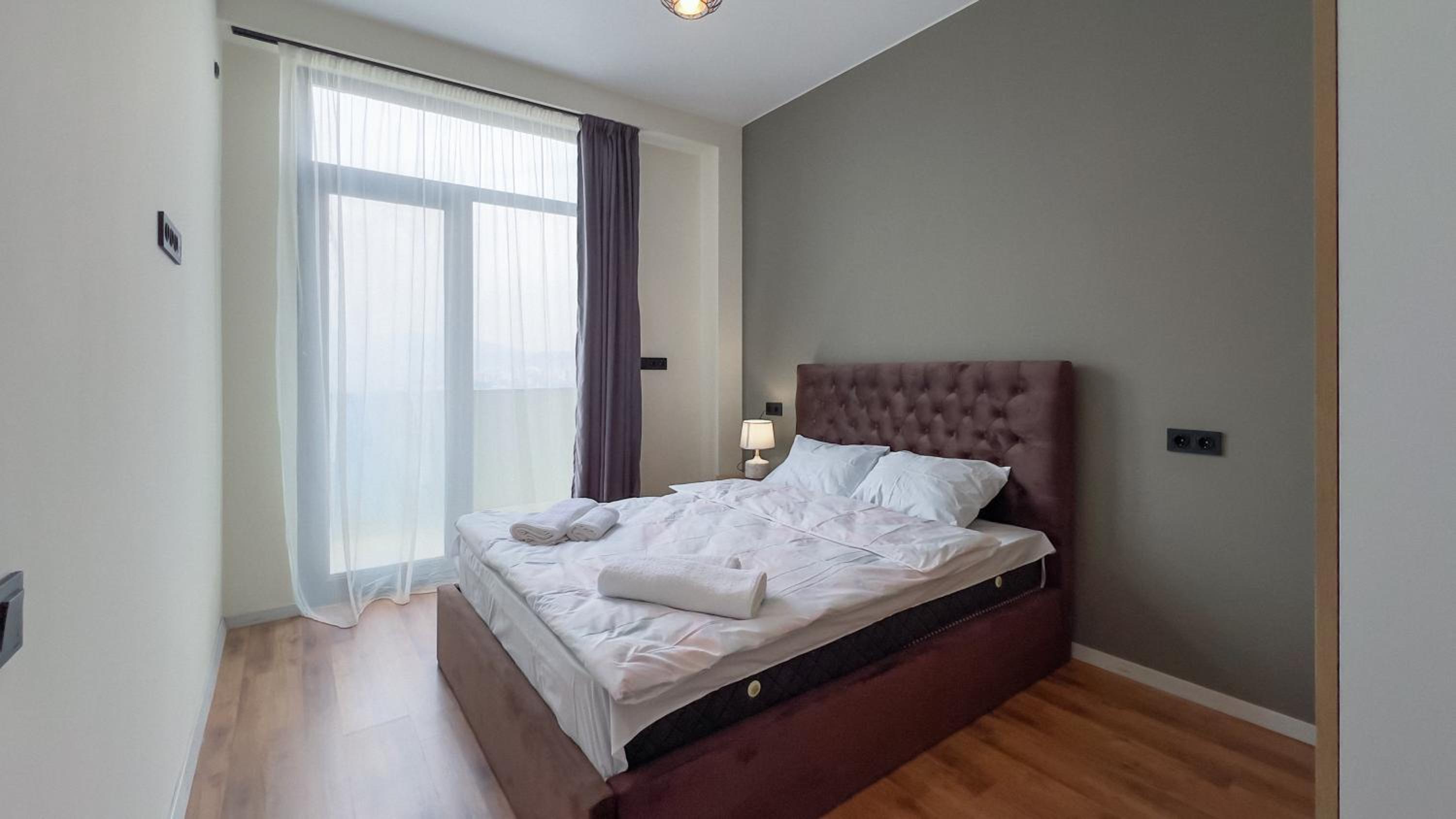 BEST Apartments 351 view 3