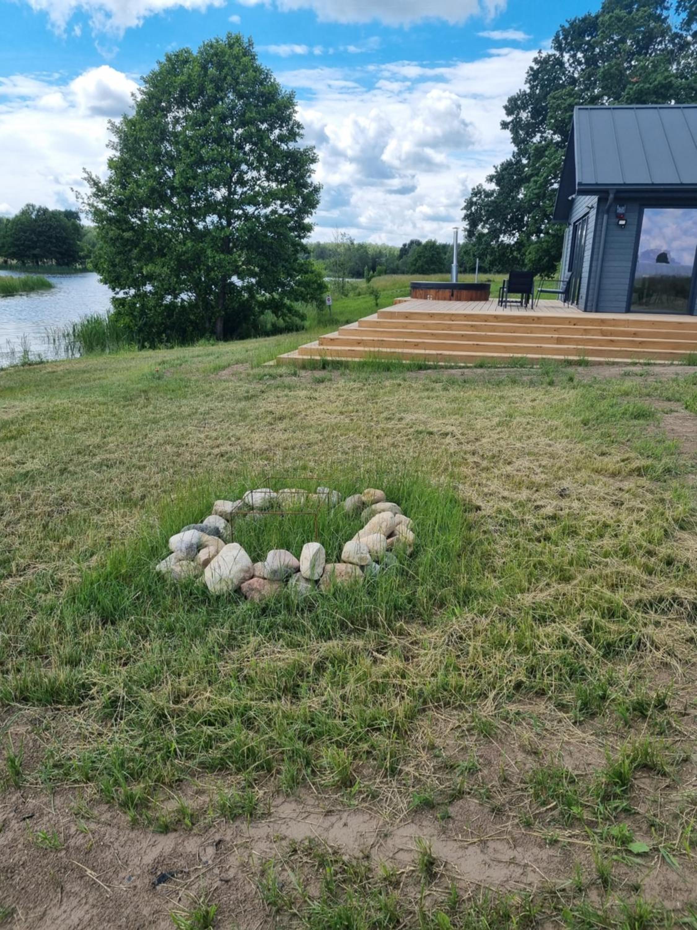Namelis su sauna ir jakuzi