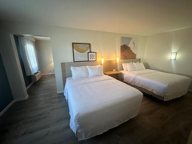 Rock Springs Vacations - Spark by Hilton Rock Springs - Property Image 2