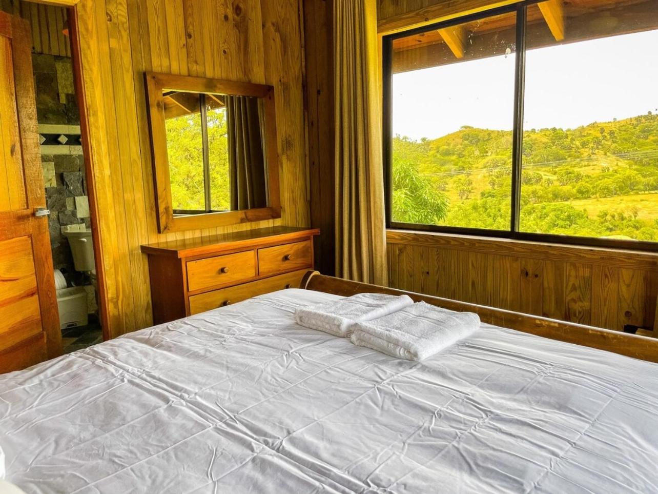 Mountain Paradise Pool Wi-fi Las Charcas
