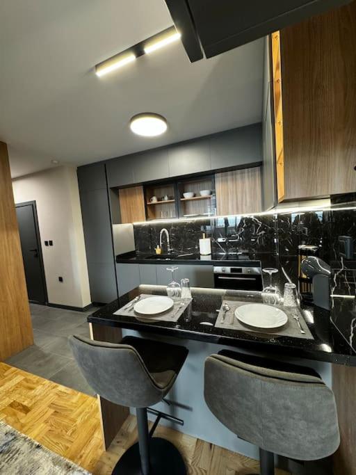 Family and Business apartment with free street parking