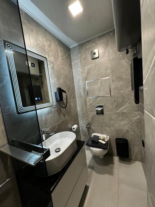 Family and Business apartment with free street parking