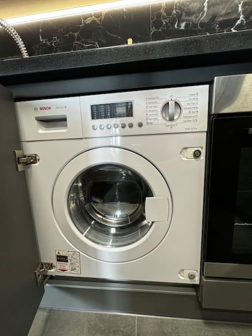Family and Business apartment with free street parking
