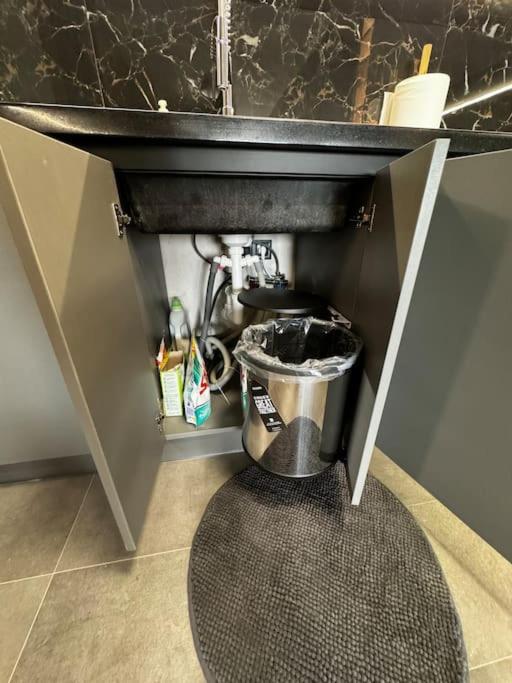 Family and Business apartment with free street parking