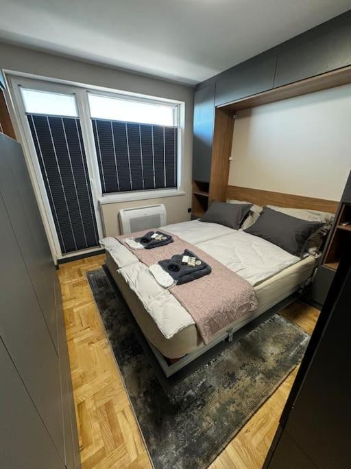 Family and Business apartment with free street parking
