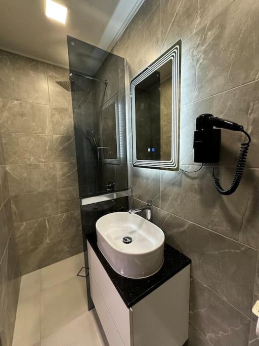 Family and Business apartment with free street parking