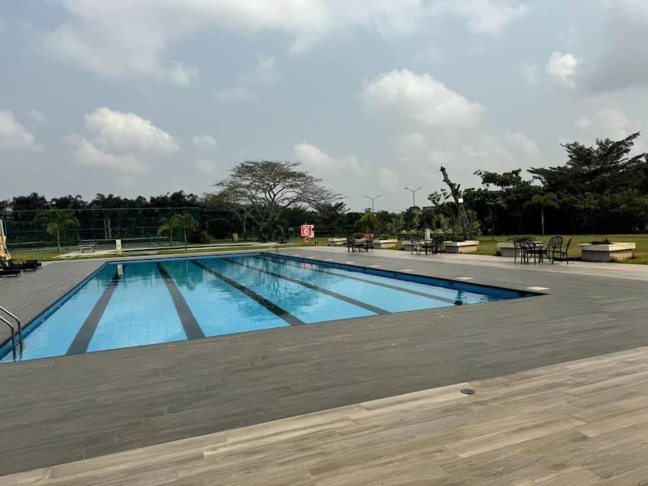 Tranquil Lakowe Getaway