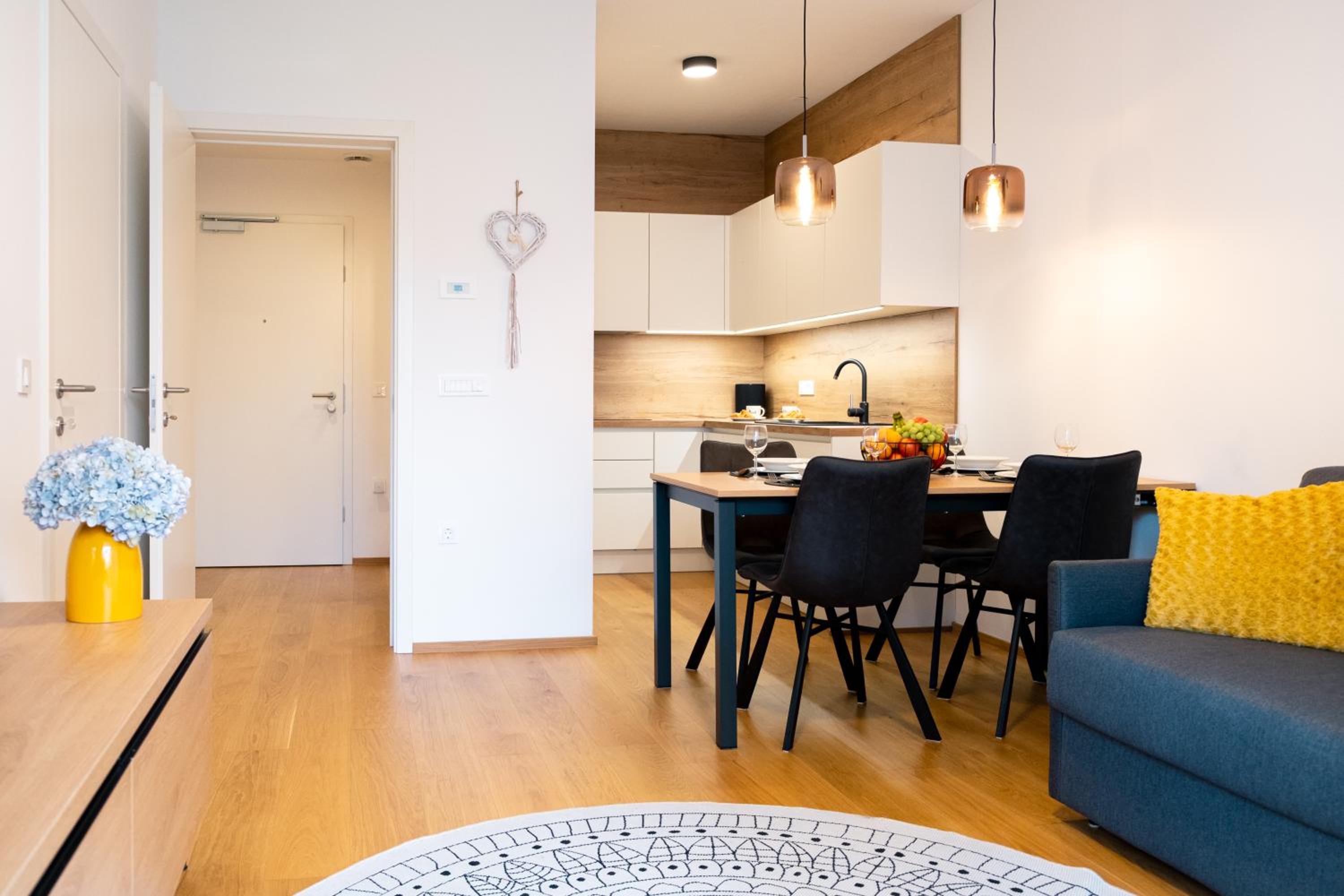 Masarykova Residence - Modern 1-Bedroom in City Center & Free Parking view 3