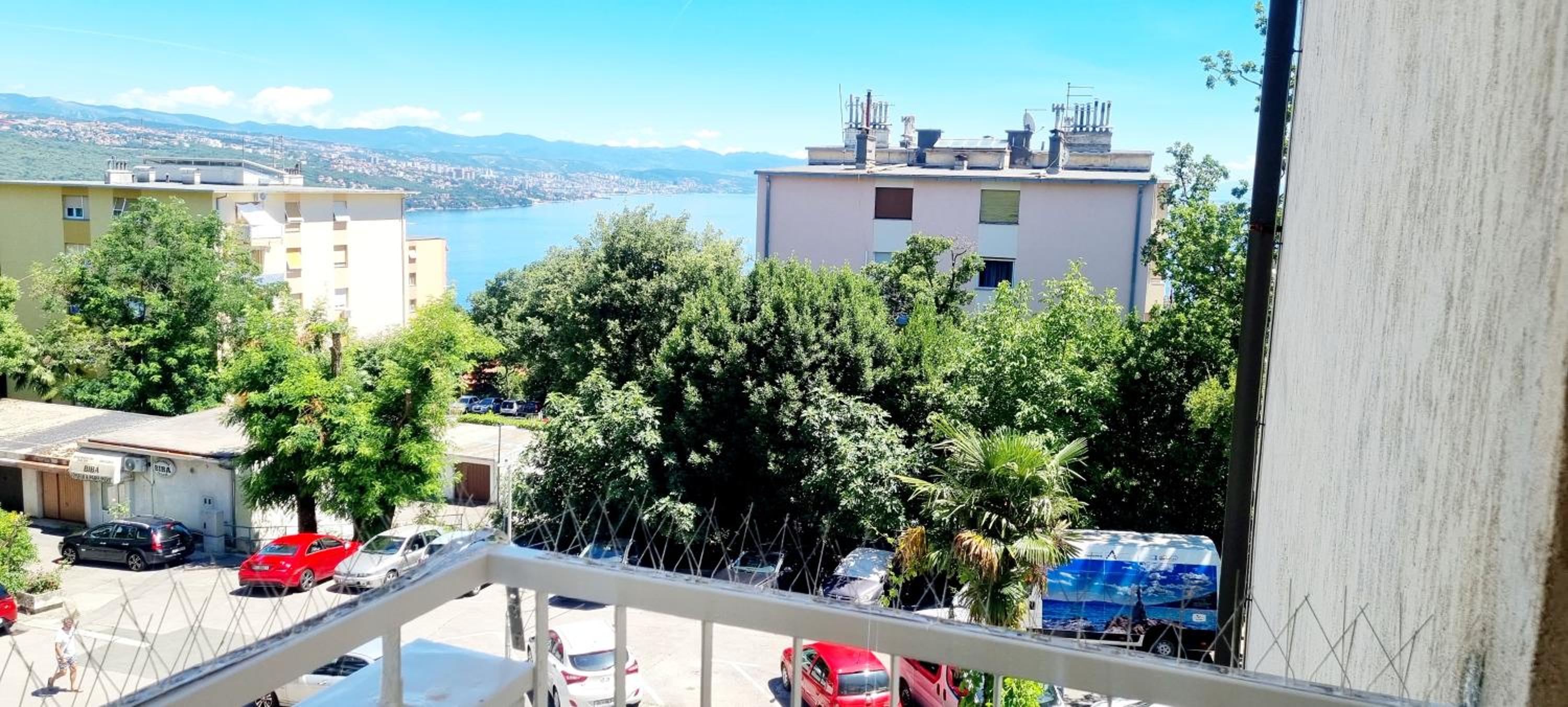 Apartment Happy, perfect for two, with seaview balconies and free parking