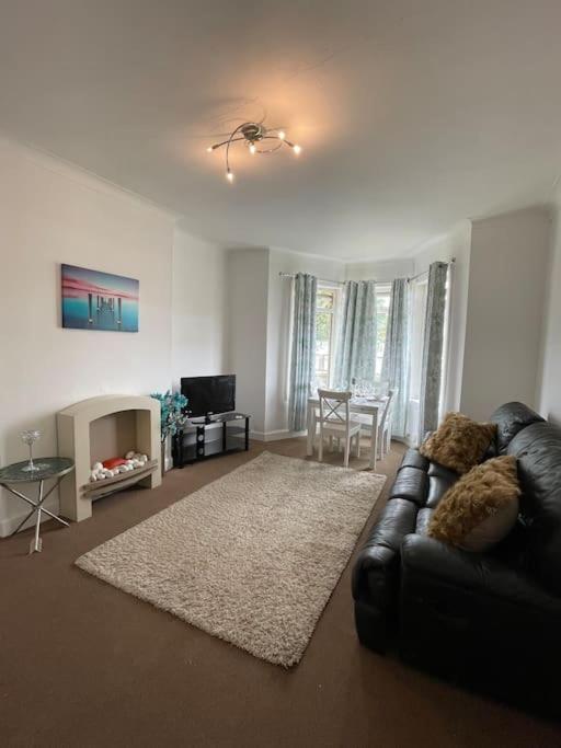 2 Bedrooms Holiday home in Edinburgh near City Center photo 2