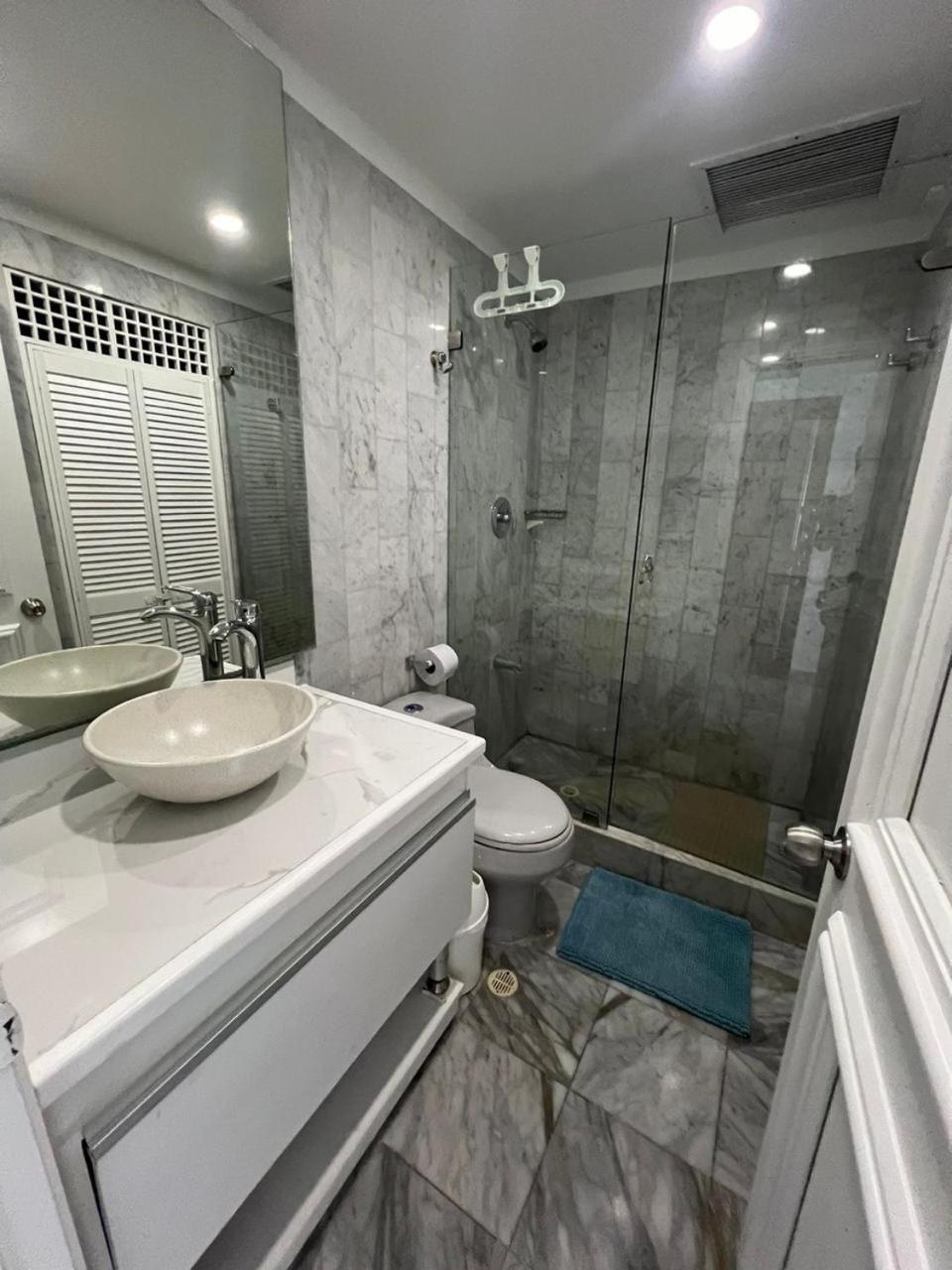 Apartamentos con playa privada y vista al mar