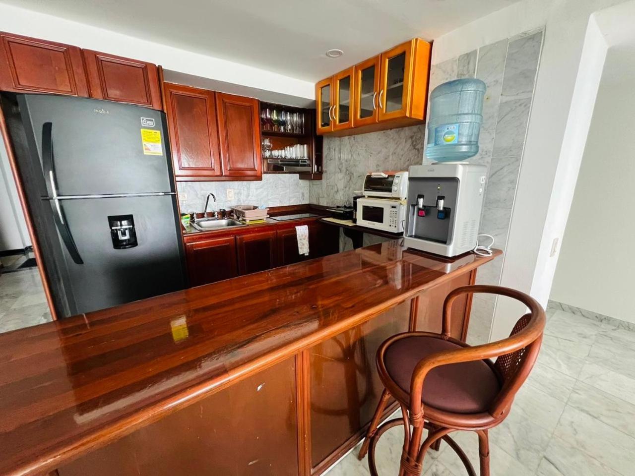 Apartamentos con playa privada y vista al mar