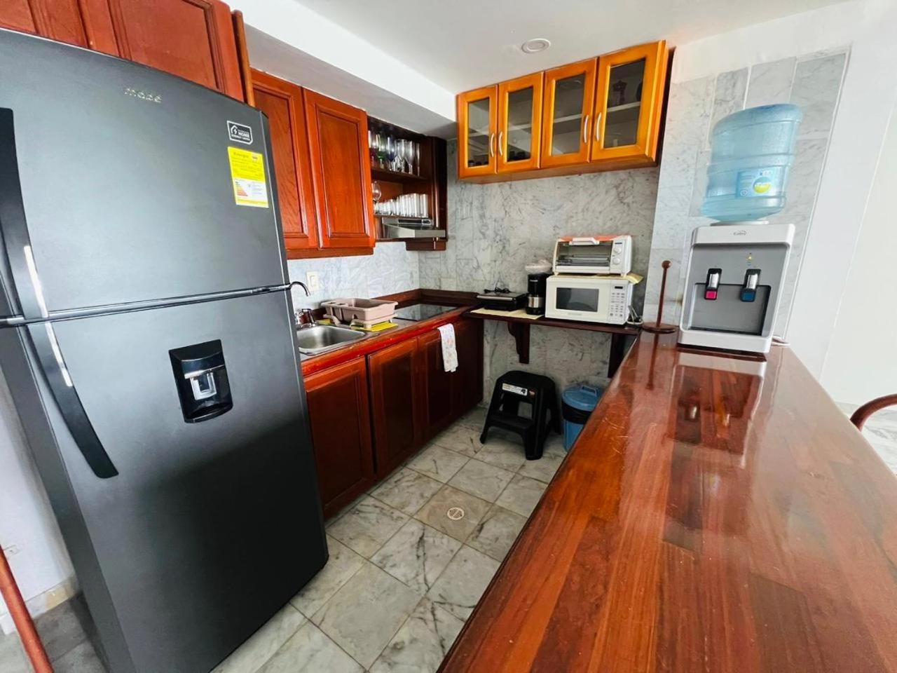 Apartamentos con playa privada y vista al mar
