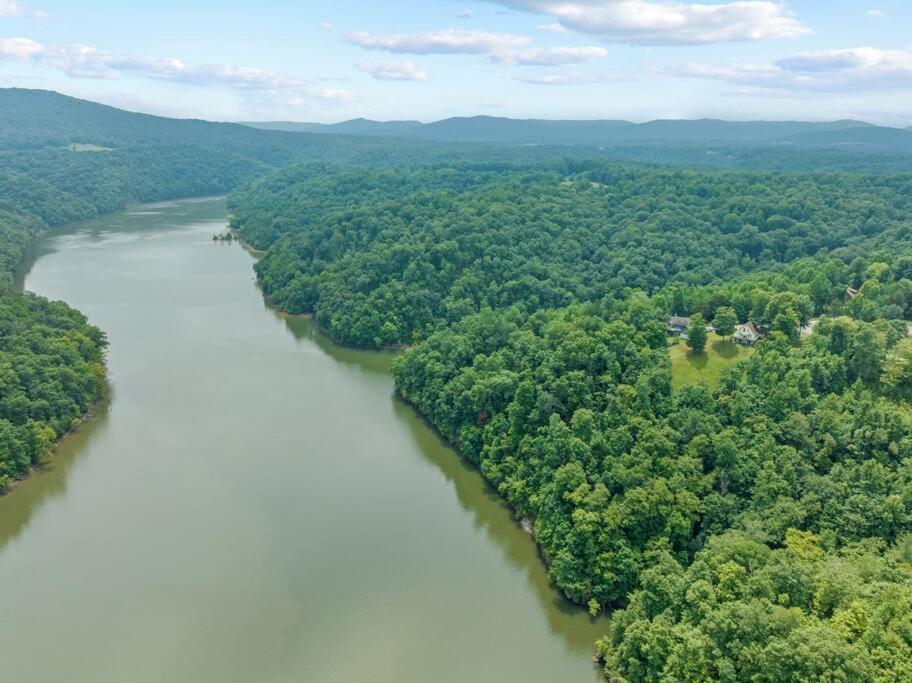 Breathtaking Lake Views 6 mi from Sunset Marina! view 5