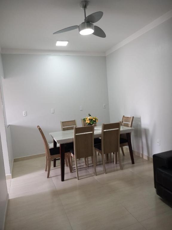Casa 200m da praia, 8 pessoas, piso inferior