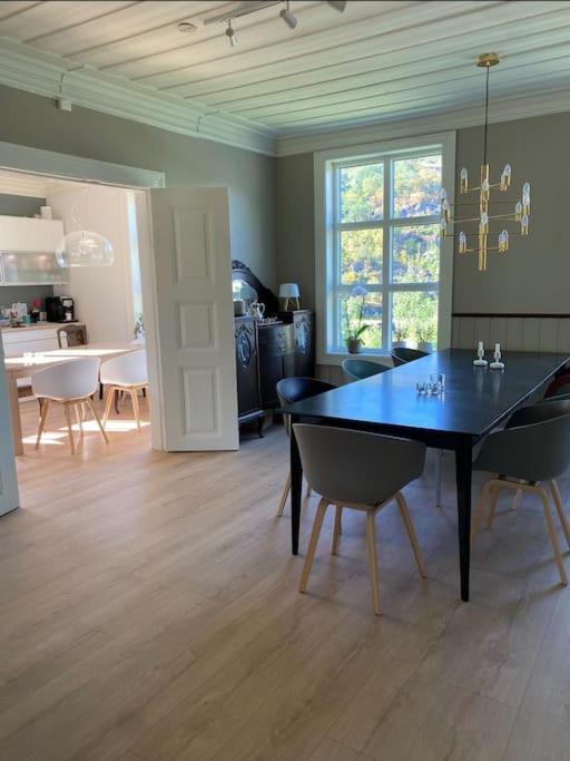 Romslig bolig- idyllisk og sentralt beliggende i Svolvær view 4