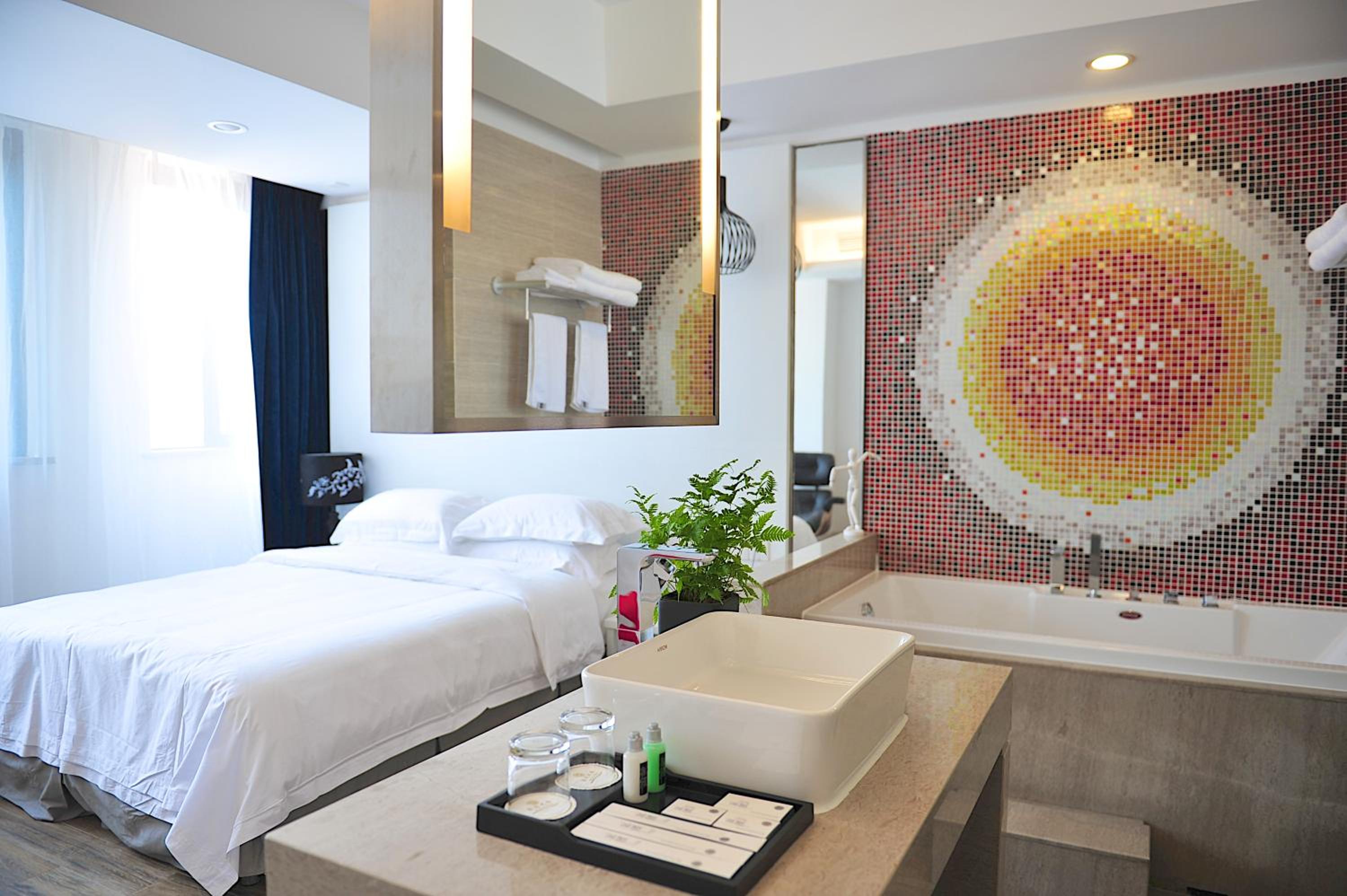 Xiamen Gulangyu Heitan Hotel